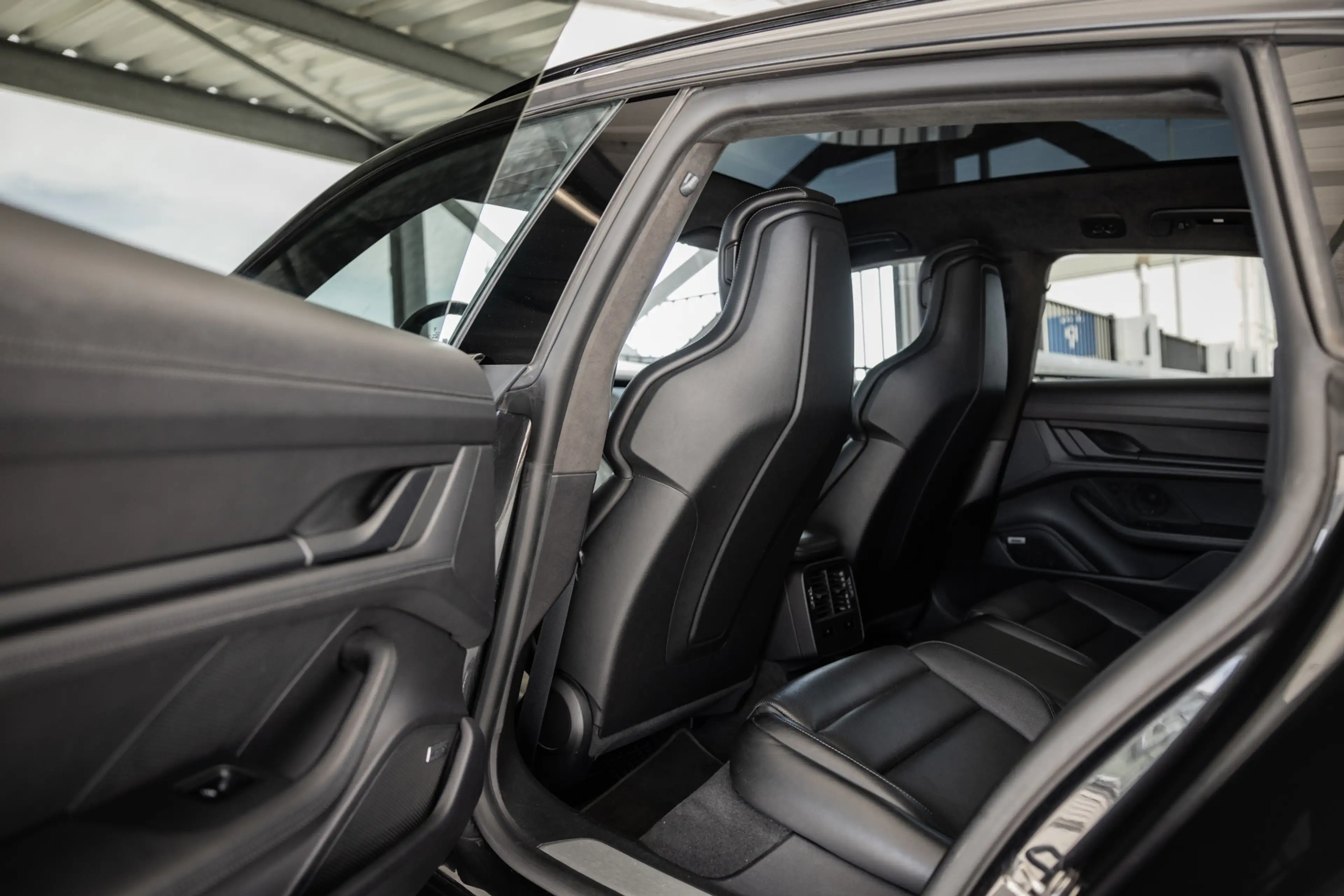 Porsche Taycan Cross Turismo Turbo 93 kWh (680pk) Vierwielsturing — photo 12