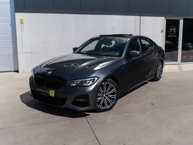 BMW 320 M-Pack l Sunroof l Camera l Trekhaak l Heated Seats l H/K