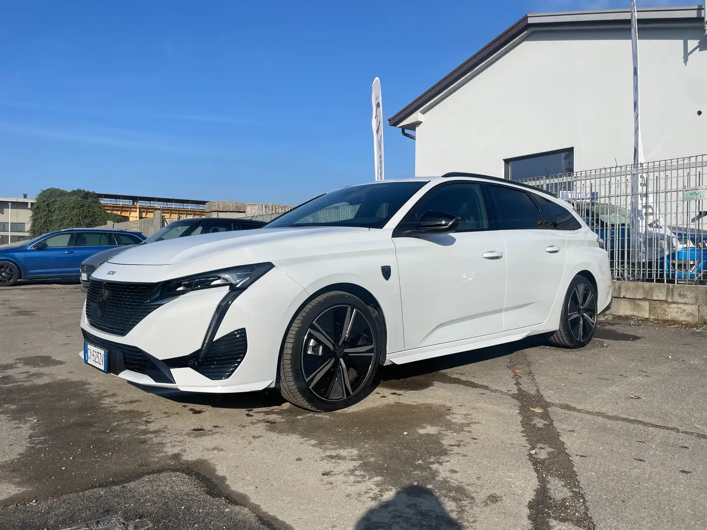 Peugeot 308 Peugeot 308 SW GT 1.2 hybrid 145cv e-dcs 6 GAR MAD Wit - 1