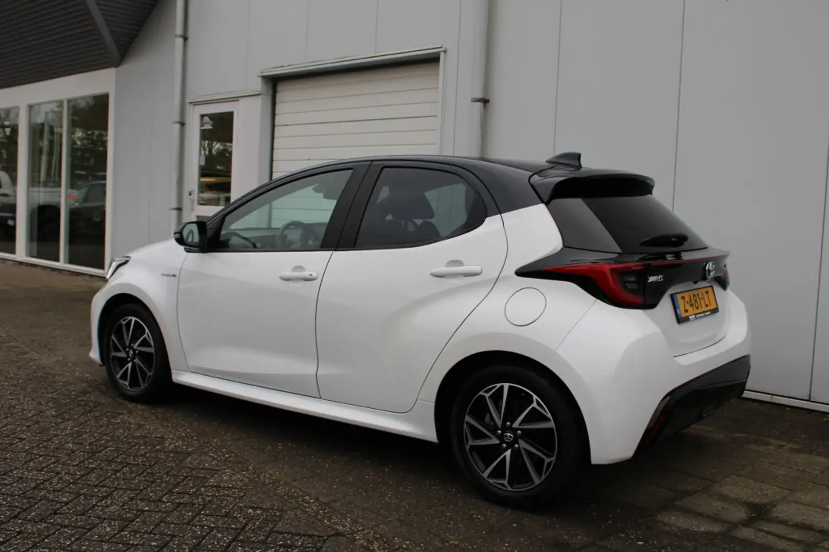 Toyota Yaris 1.5 Hyb. Dynamic Wit - 2