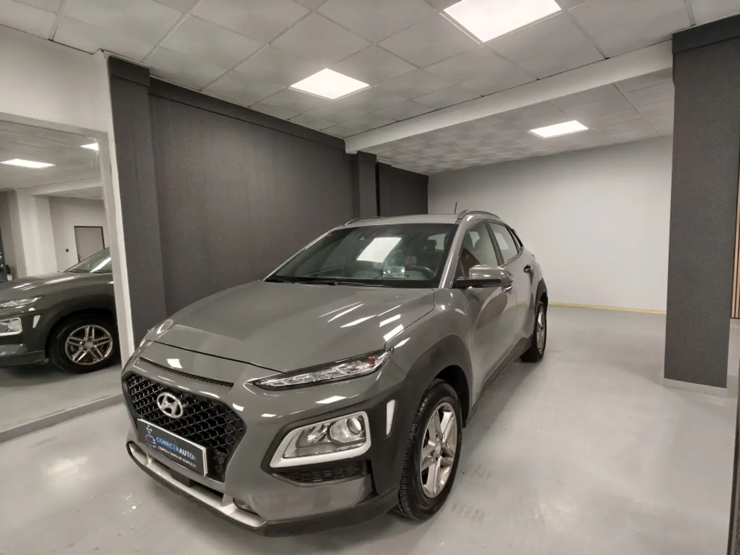 Hyundai KONA 1.0 TGDI Style Sky 4x2 Gris - 1