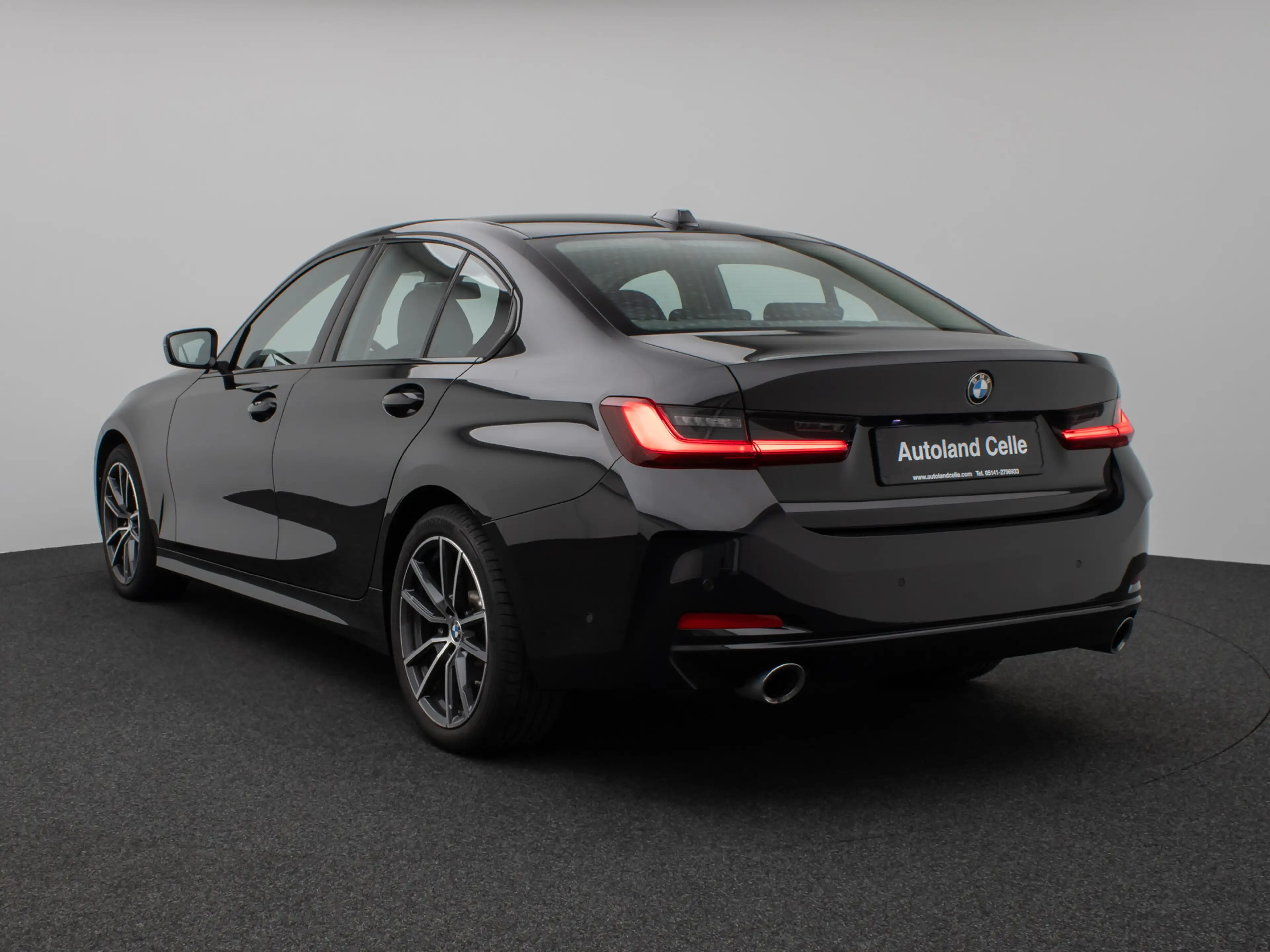 BMW 330 xD Lim. Kamera DAB Leder Alarm Sport 18Zoll — photo 9