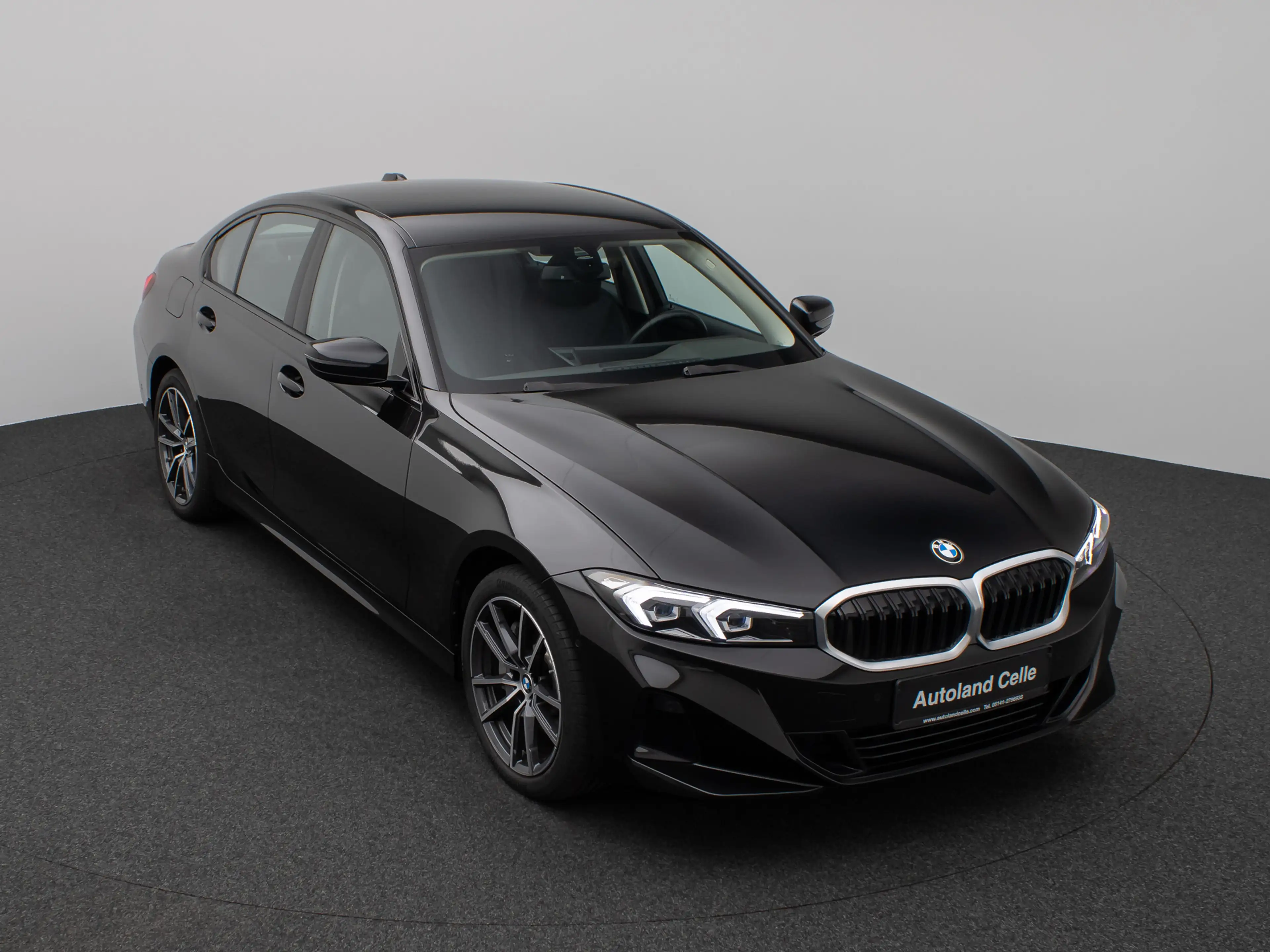 BMW 330 xD Lim. Kamera DAB Leder Alarm Sport 18Zoll — photo 3
