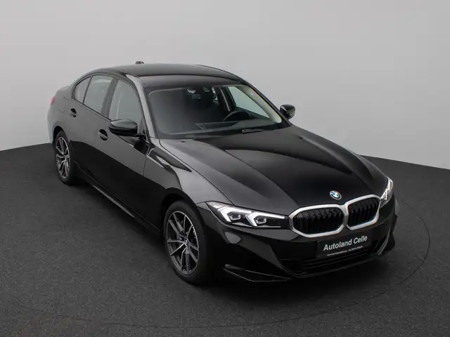 BMW 3 Series view 3