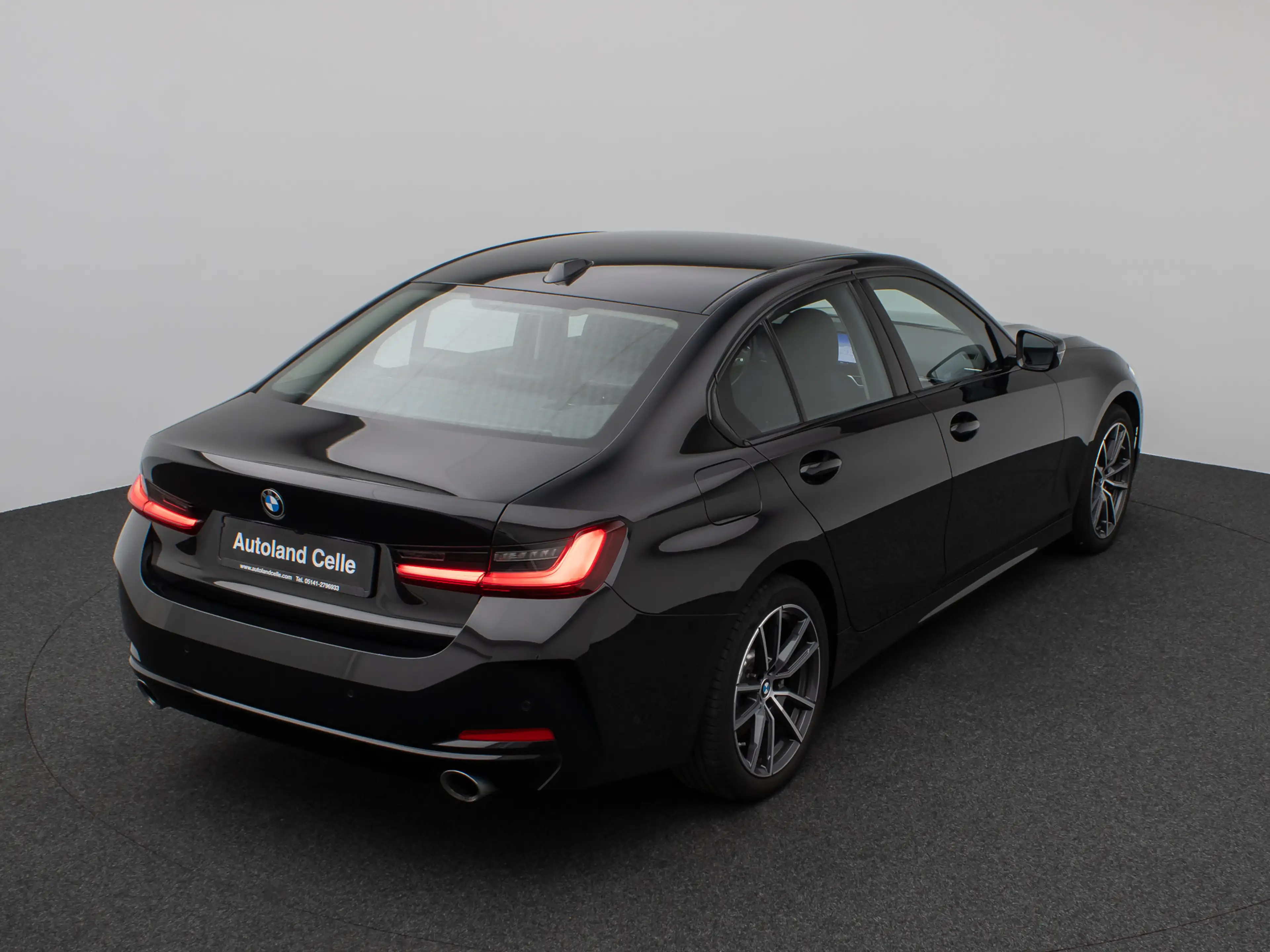 BMW 330 xD Lim. Kamera DAB Leder Alarm Sport 18Zoll — photo 7