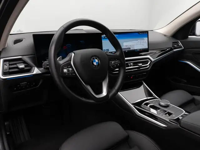BMW 3 Series view 20
