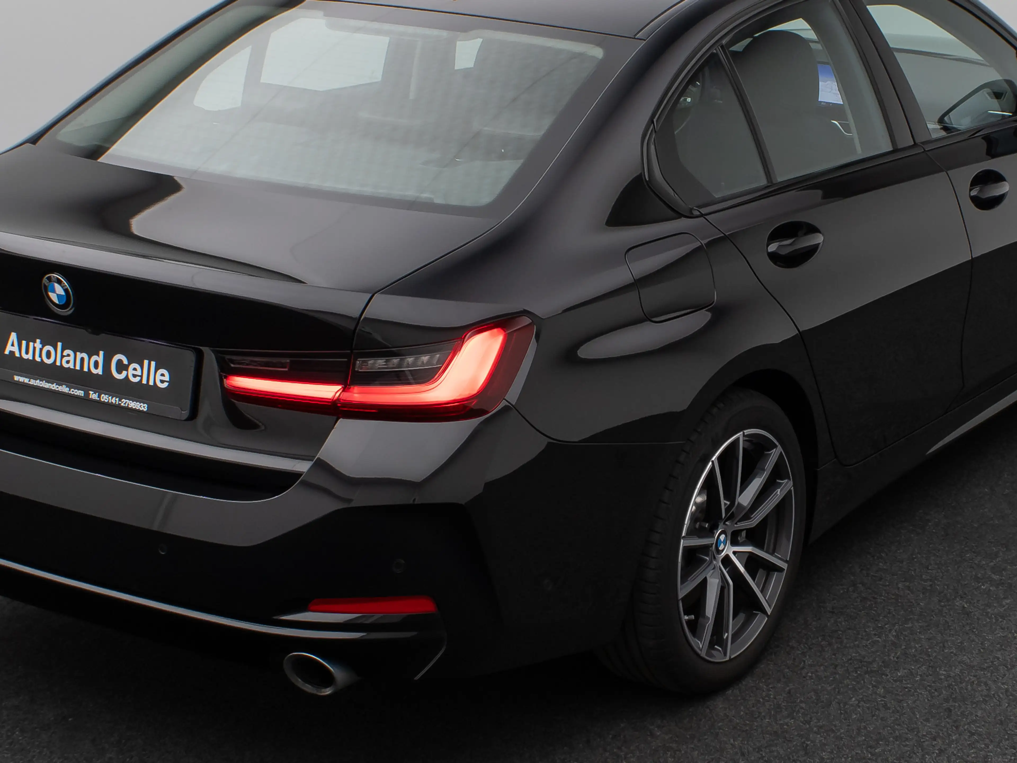 BMW 330 xD Lim. Kamera DAB Leder Alarm Sport 18Zoll — photo 15