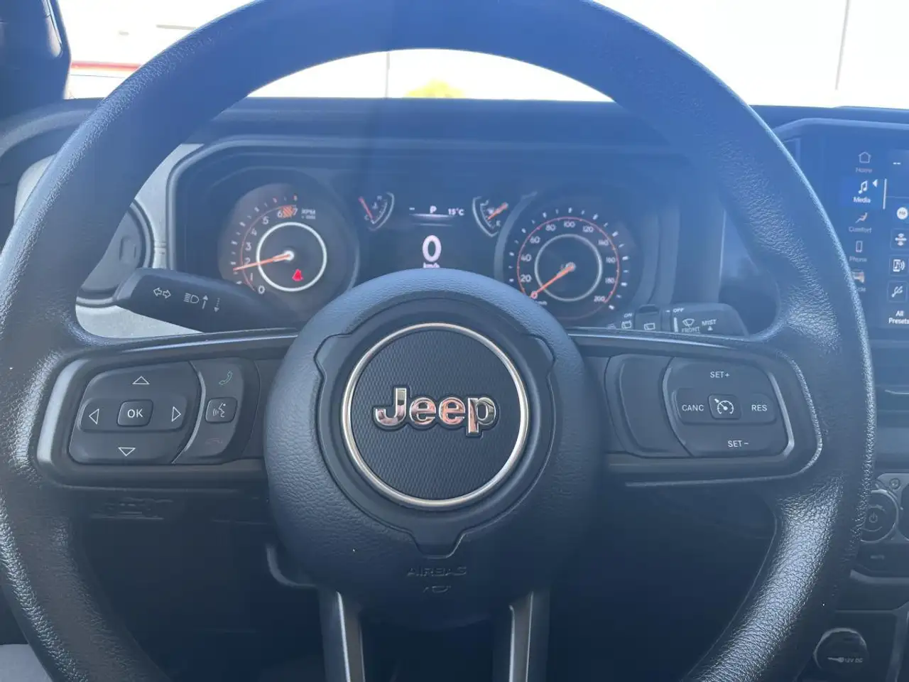 Jeep Wrangler снимка Jeep Wrangler