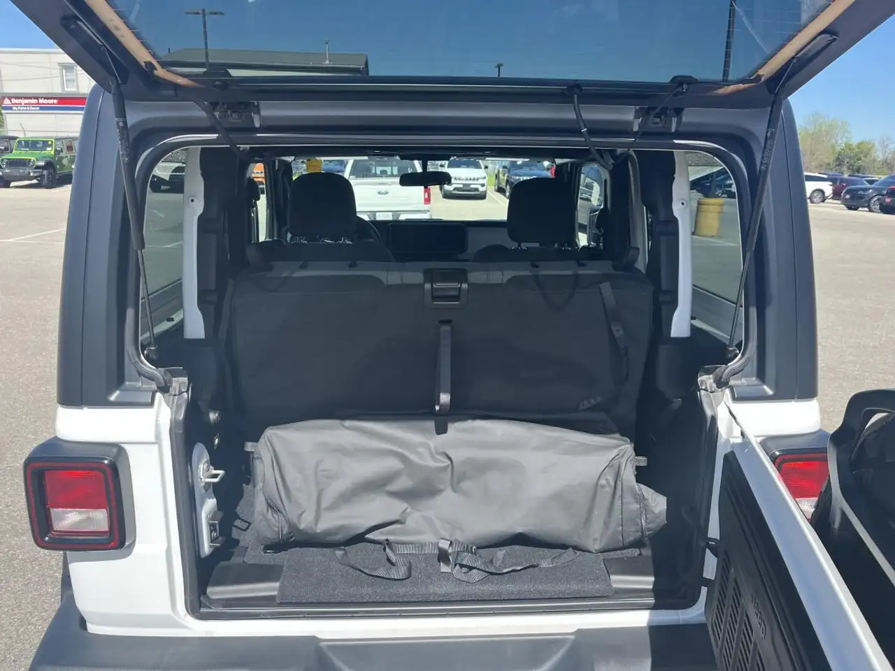 Jeep Wrangler снимка Jeep Wrangler