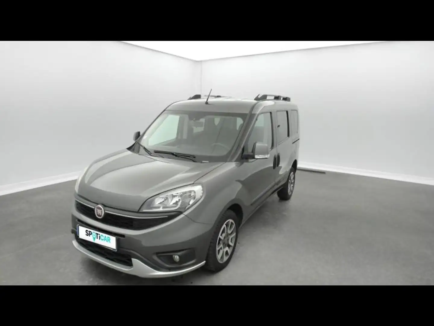 Fiat Doblo 1.6 Multijet 16v 95ch DPF S\u0026S Trekking Euro 6 Grijs - 1