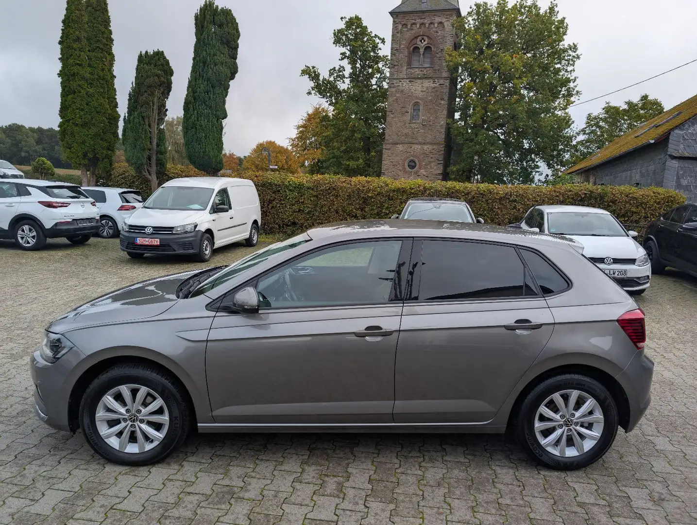Volkswagen Polo VI 1.0 TSI DSG Highline Grau - 2