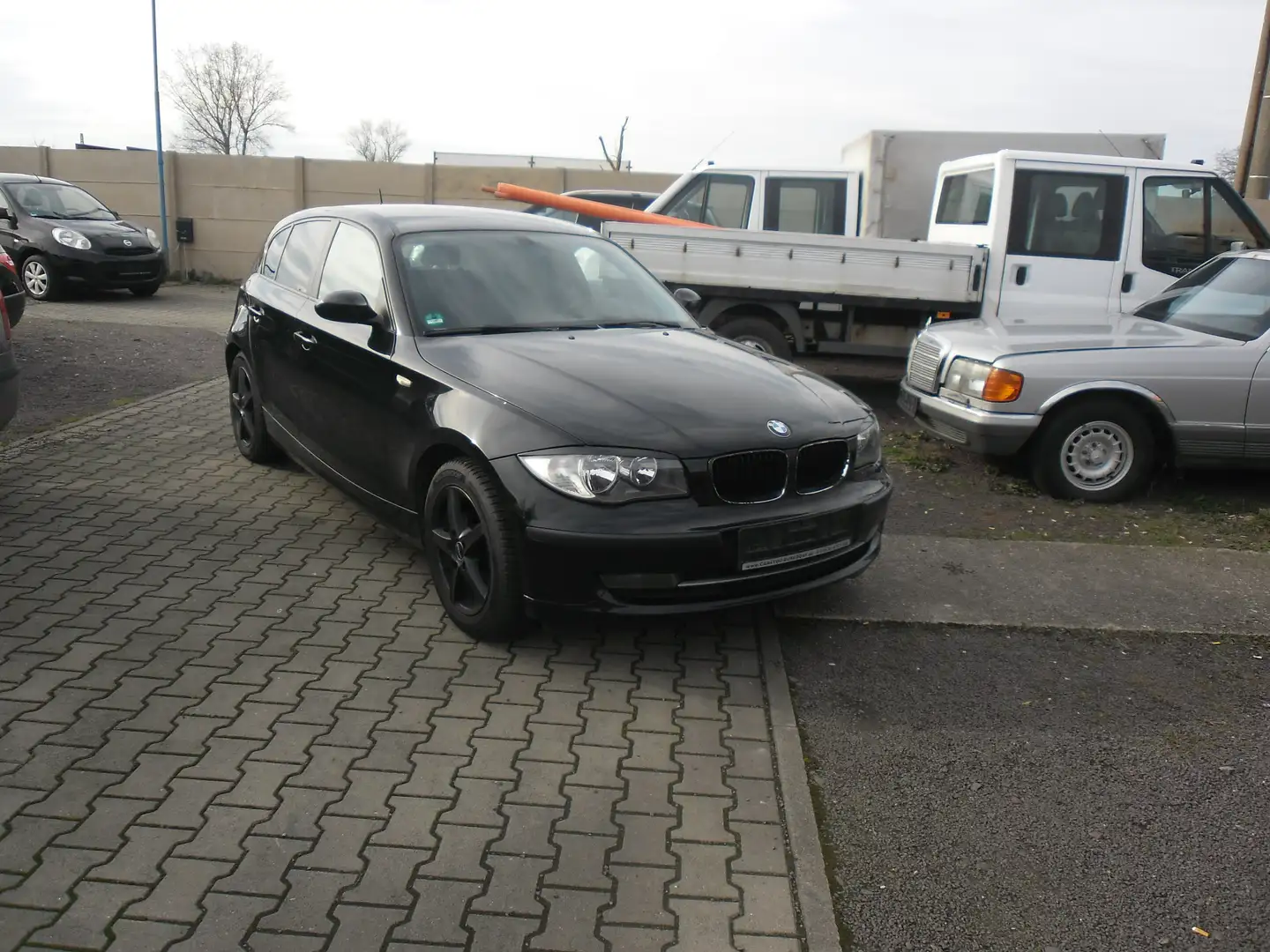BMW 116 116i Schwarz - 1