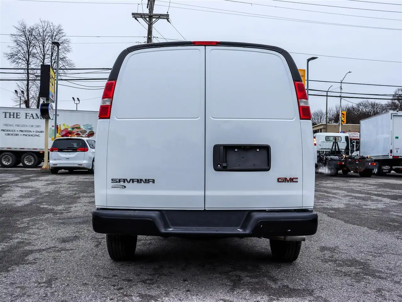 GMC Savana снимка GMC Savana