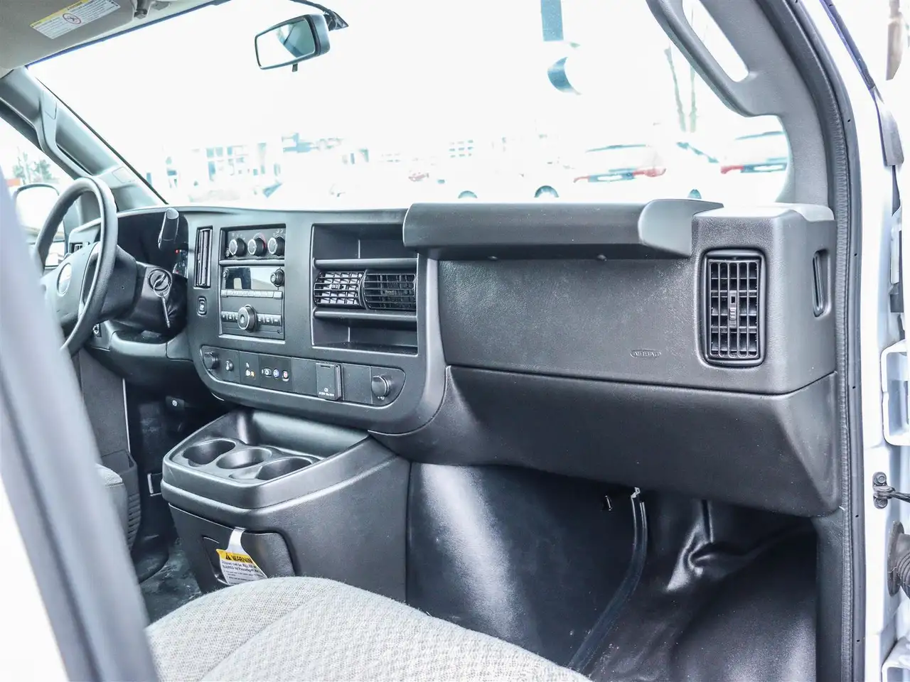 GMC Savana снимка GMC Savana