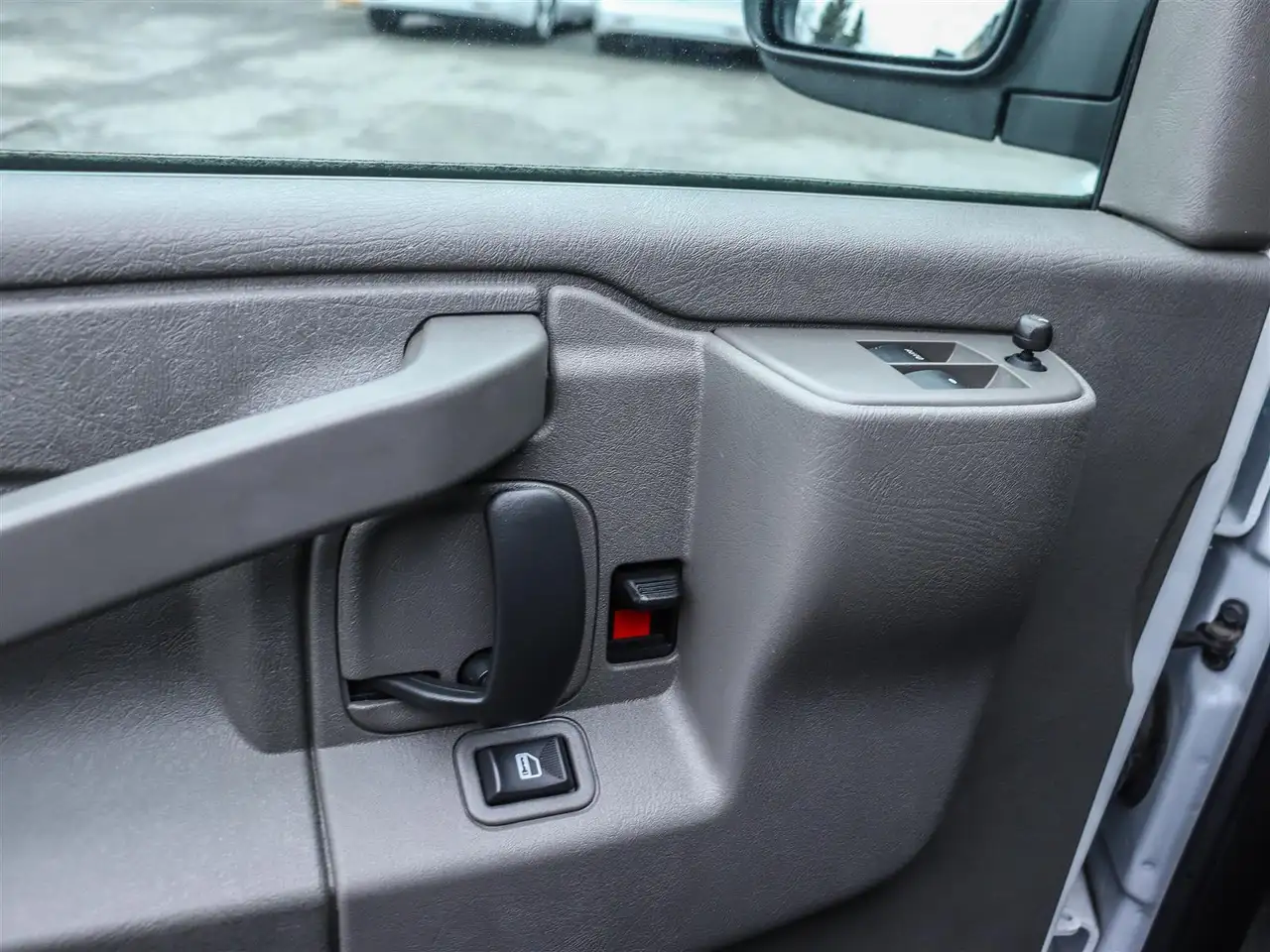 GMC Savana снимка GMC Savana