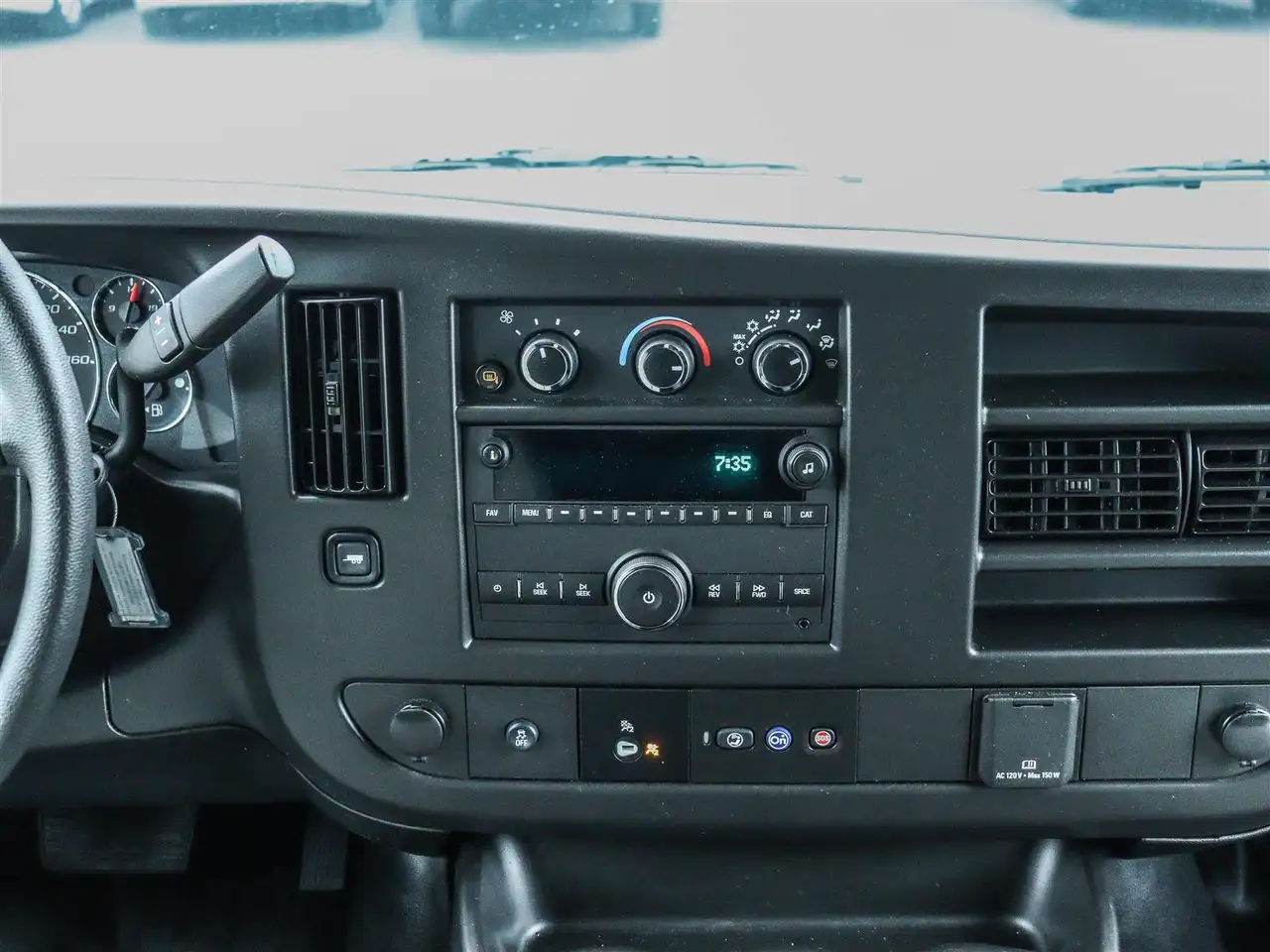 GMC Savana снимка GMC Savana