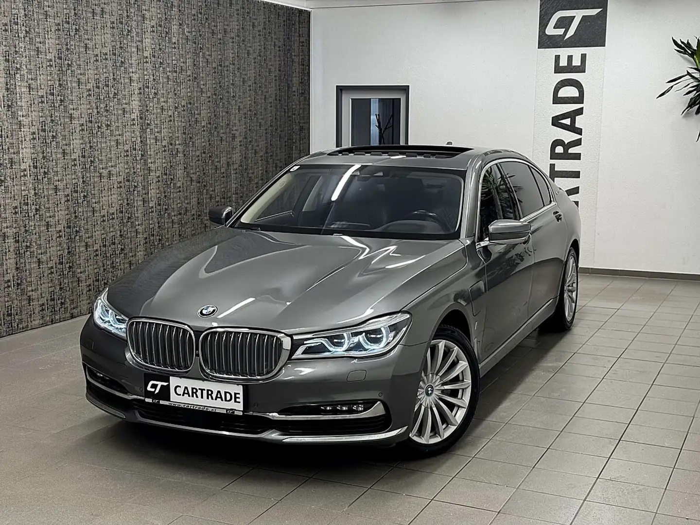 BMW 740 Le PHEV xDrive Aut. / LED/ VIRTUAL/ HEAD UP D./... Grau - 2