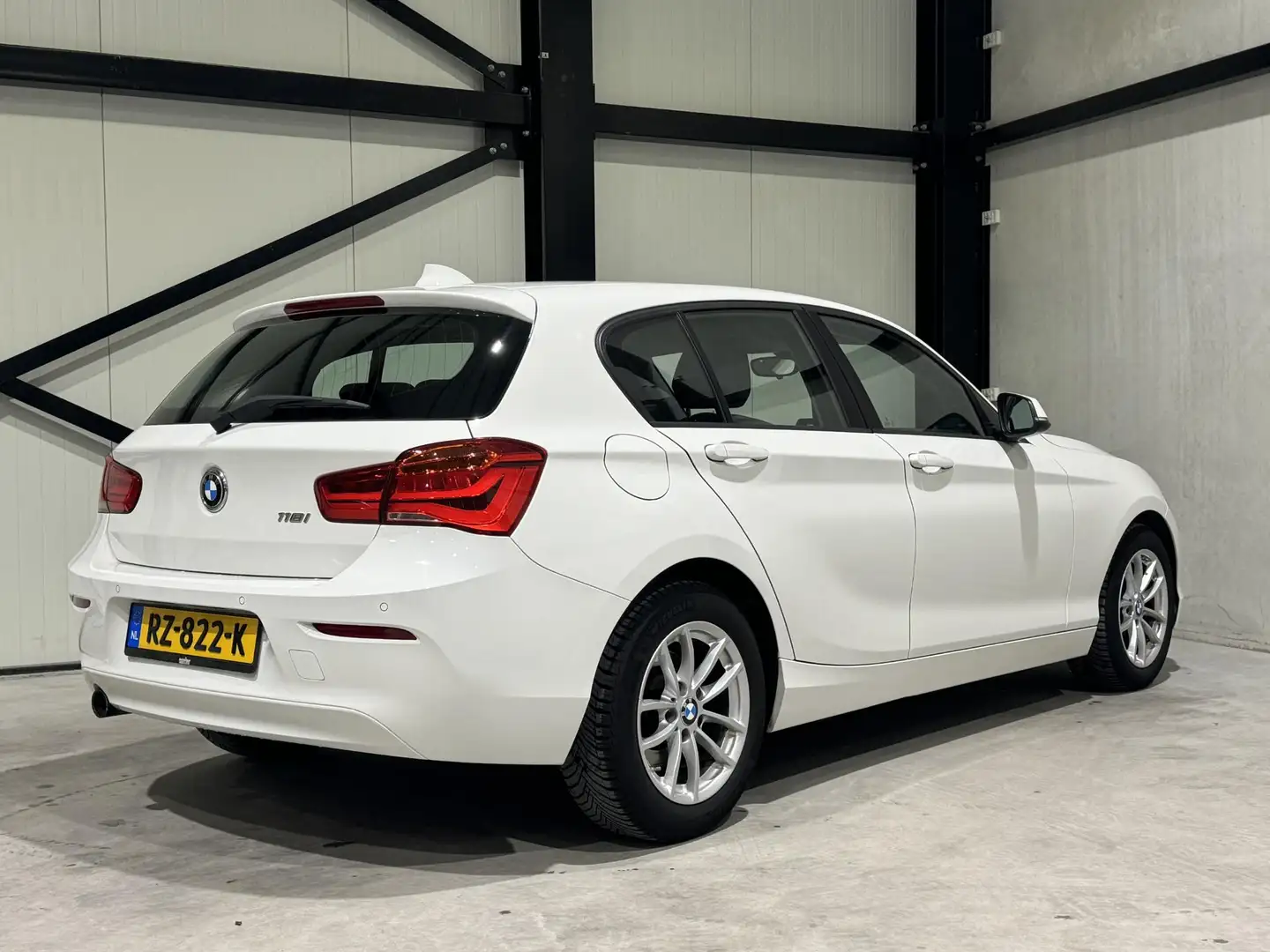 BMW 118 1-serie 118i Executive Aut. | navi | climate-contr Wit - 2