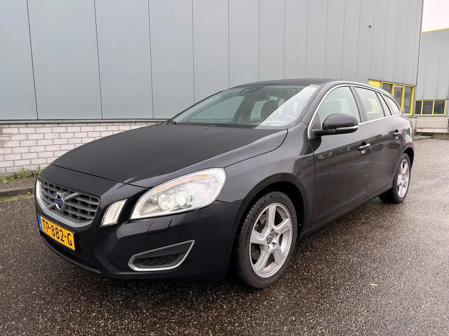 Volvo V60 1.6 T4 Summum Zwart - 1