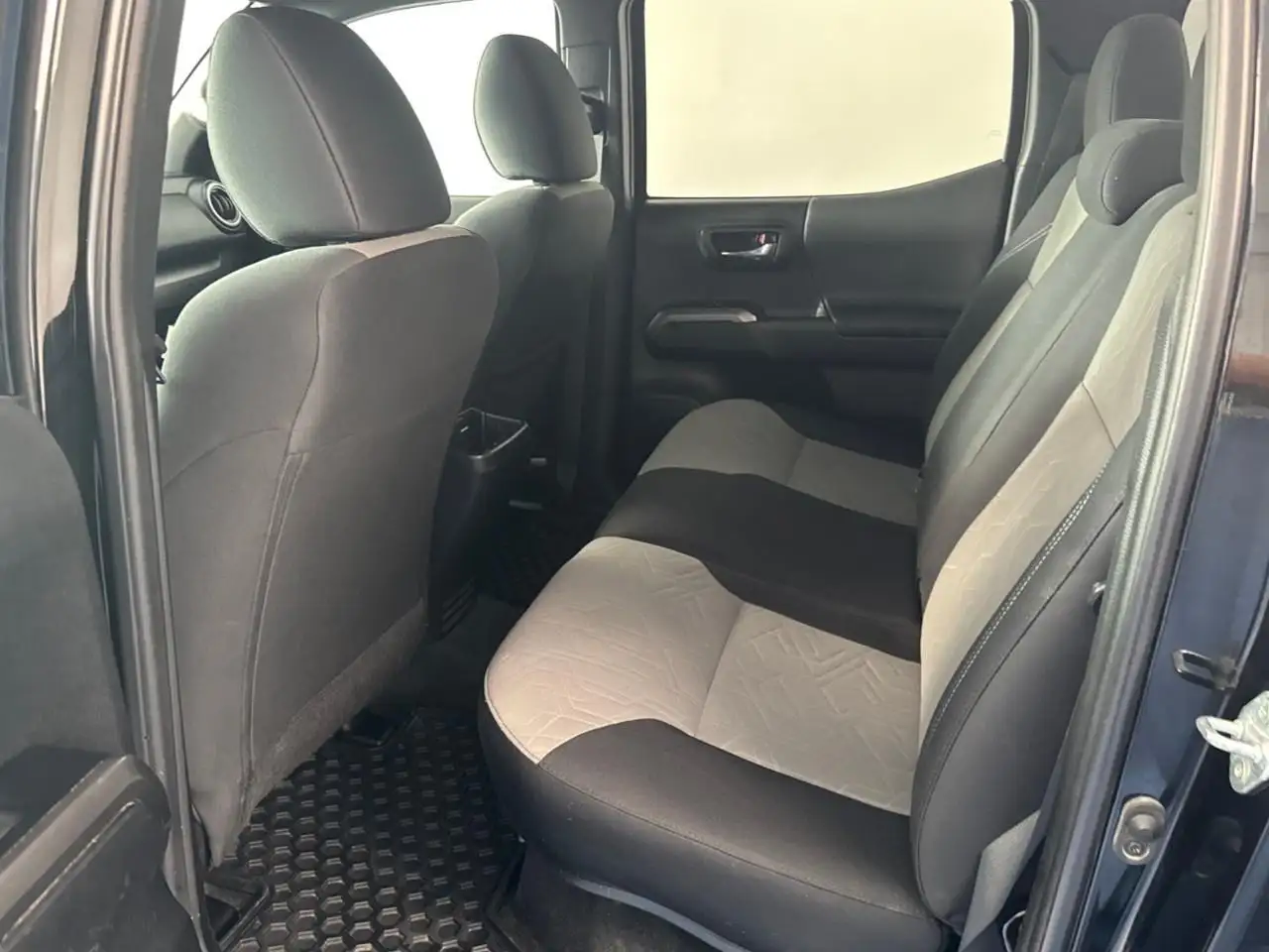 Toyota Tacoma снимка Toyota Tacoma