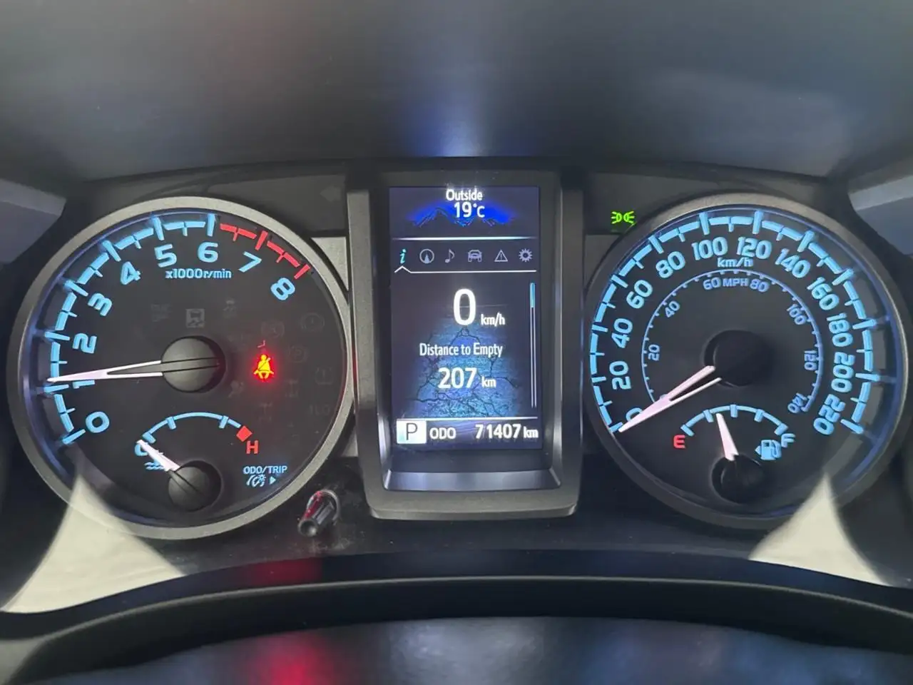 Toyota Tacoma снимка Toyota Tacoma