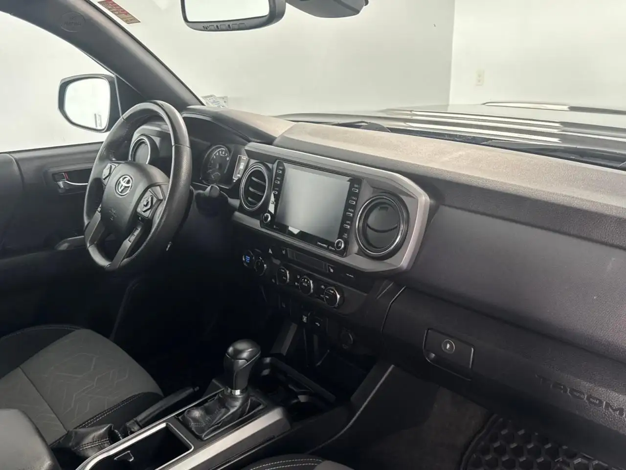 Toyota Tacoma снимка Toyota Tacoma