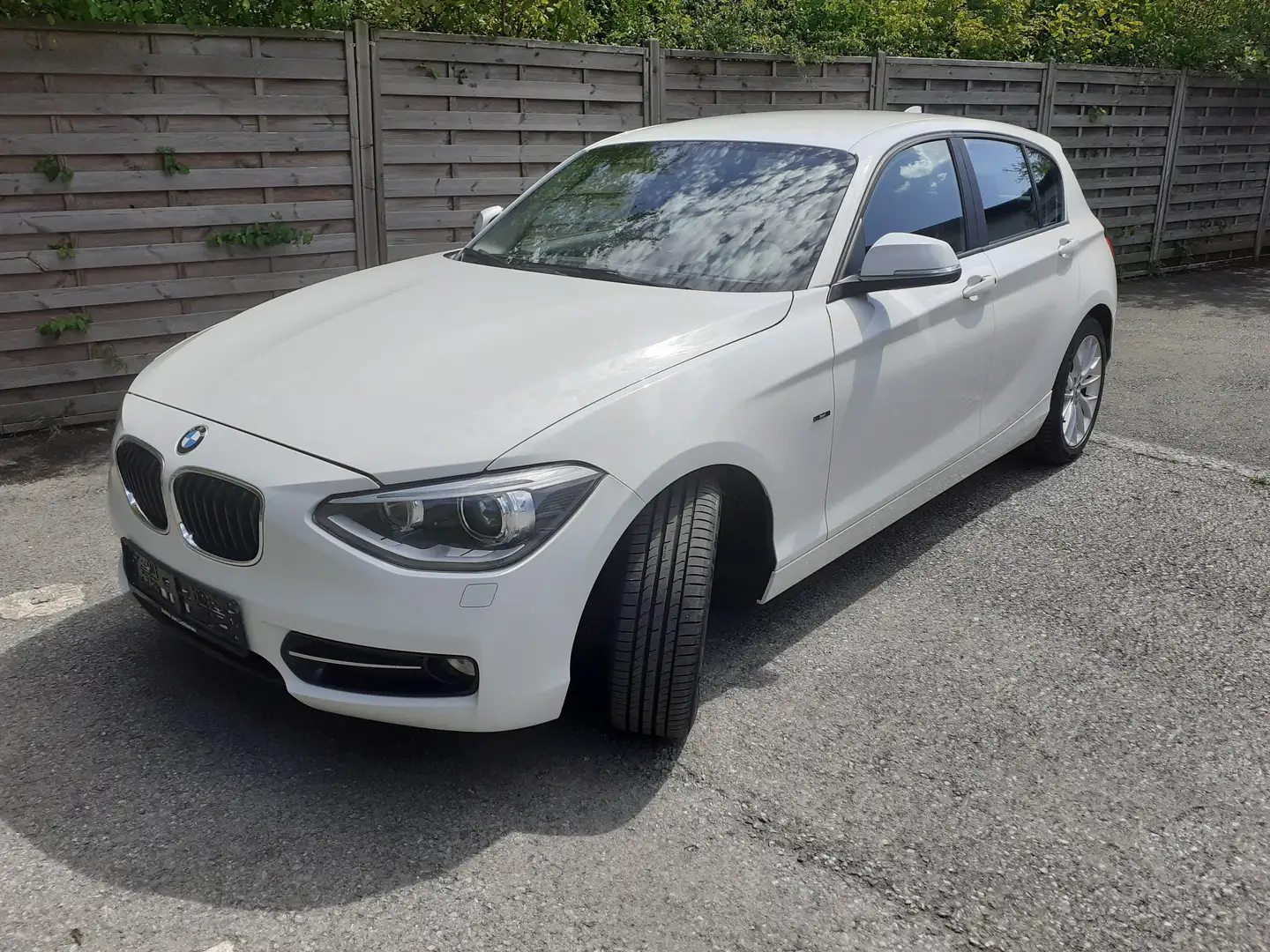 BMW 118 118 d sport 5-Türig  Klimaautomatik-Sitzheizung Weiß - 1