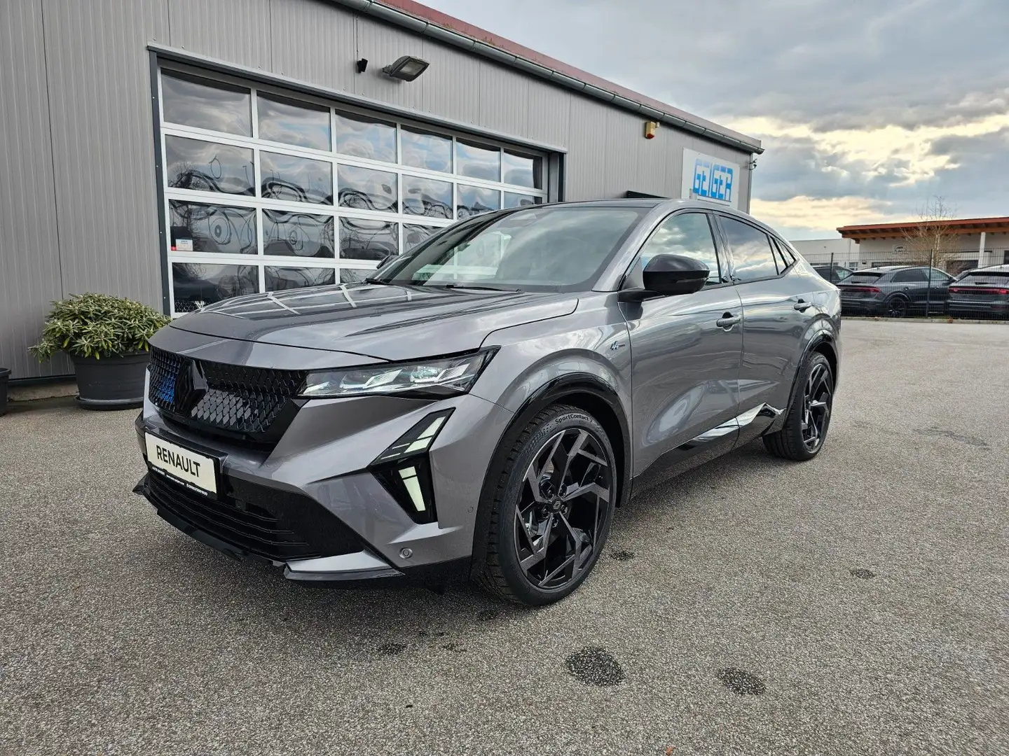 Renault Rafale 300 Plug-in Hybrid 4x4 Atelier Alpine AHK Grau - 1