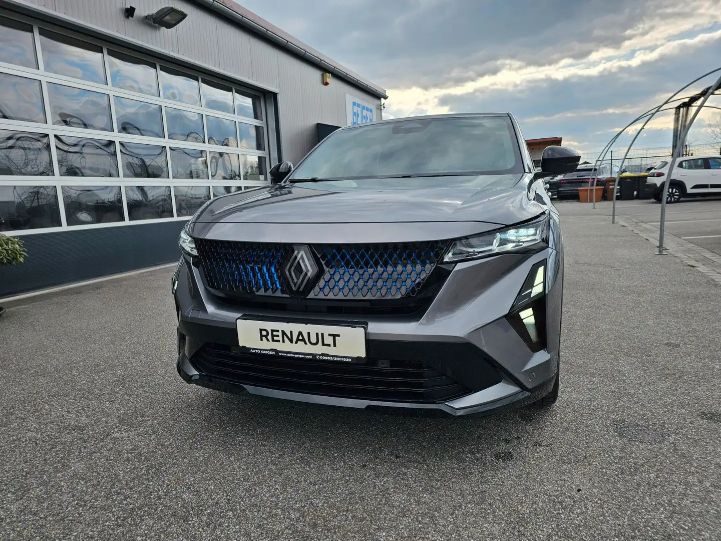 Renault Rafale 300 Plug-in Hybrid 4x4 Atelier Alpine AHK Grau - 2