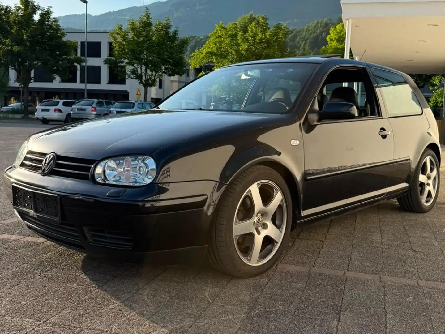 Volkswagen Golf Highline Automatik Schwarz - 1