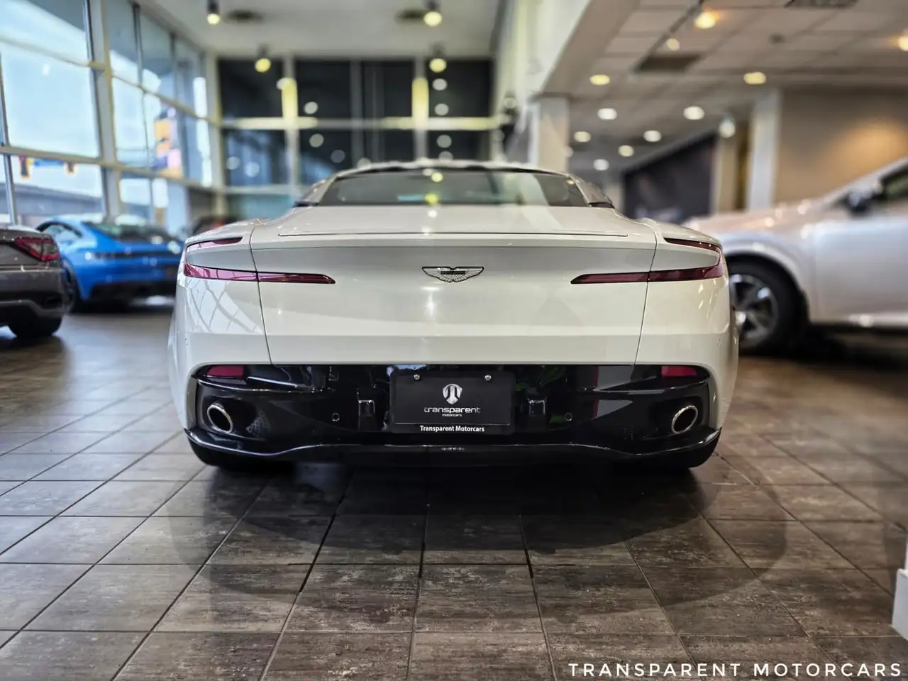 Aston Martin DB11 снимка Aston Martin DB11