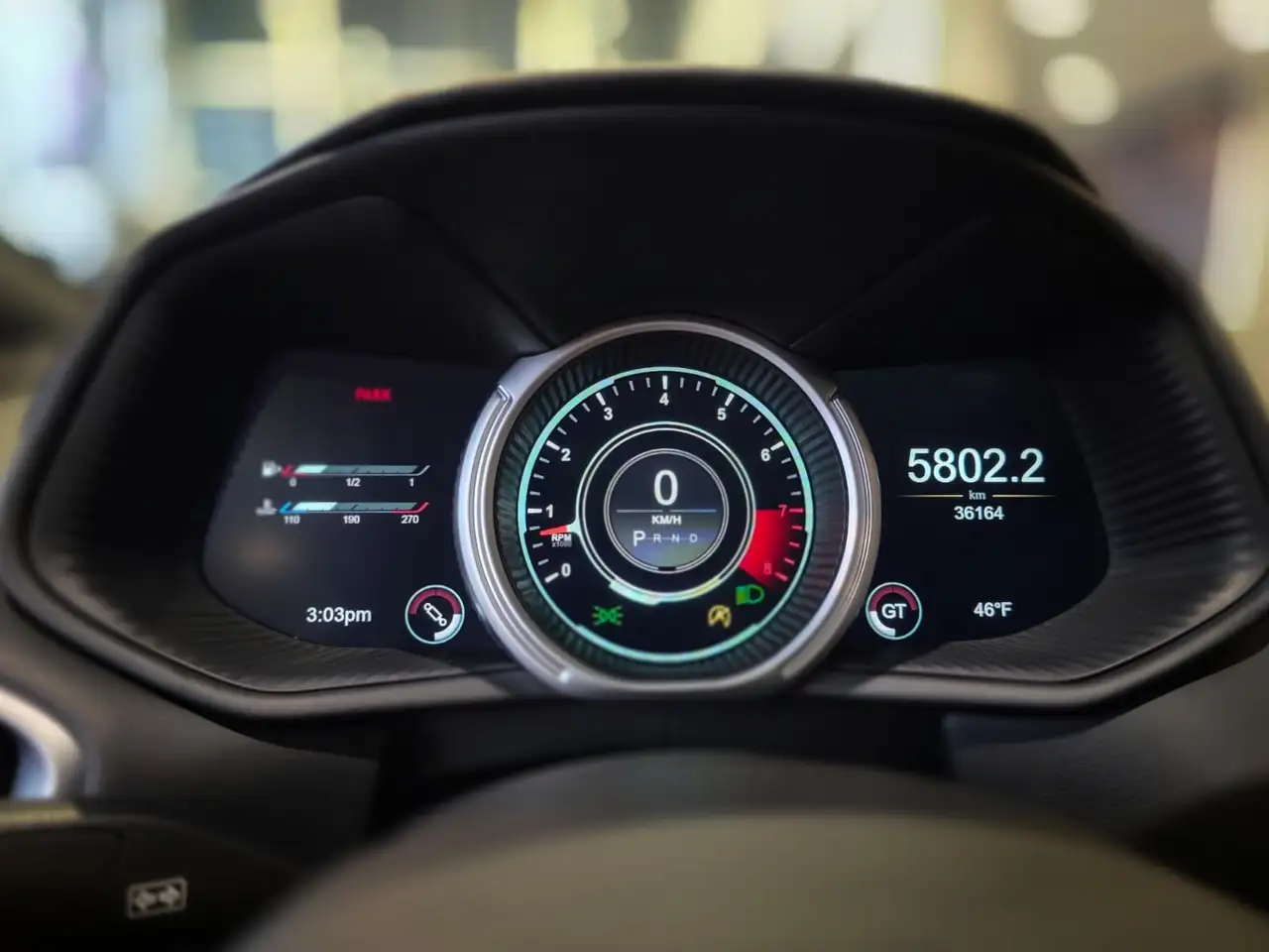 Aston Martin DB11 снимка Aston Martin DB11