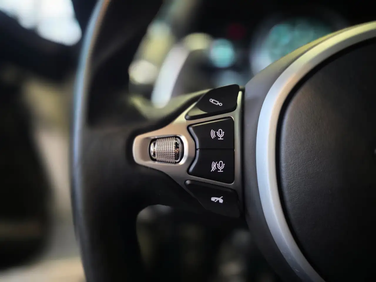 Aston Martin DB11 снимка Aston Martin DB11