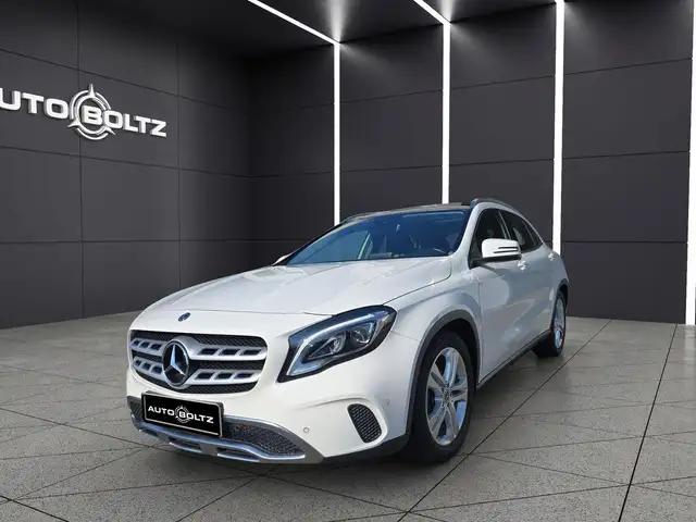 Mercedes-Benz GLA 180 URBAN PANO LED NAVI SHZ PARKASSIST KLIMA
