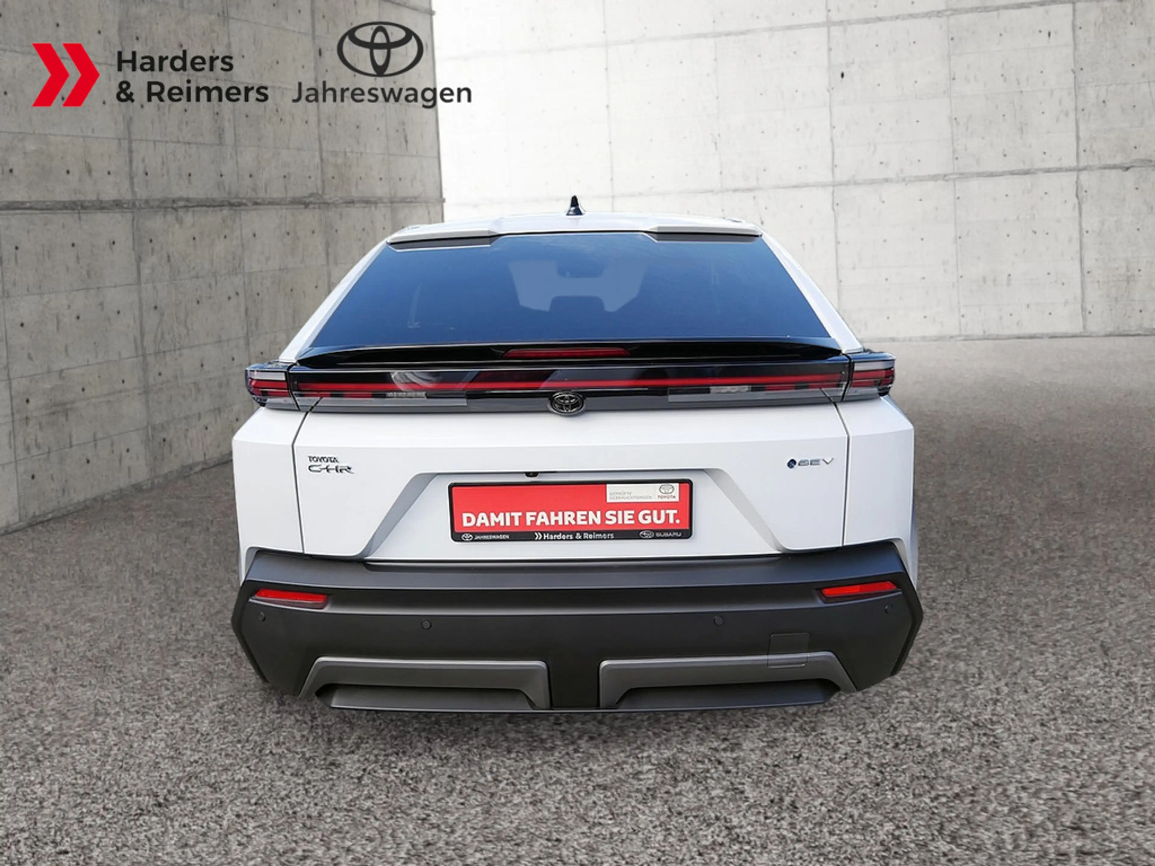 Toyota C-HR+ Teamplayer — photo 7