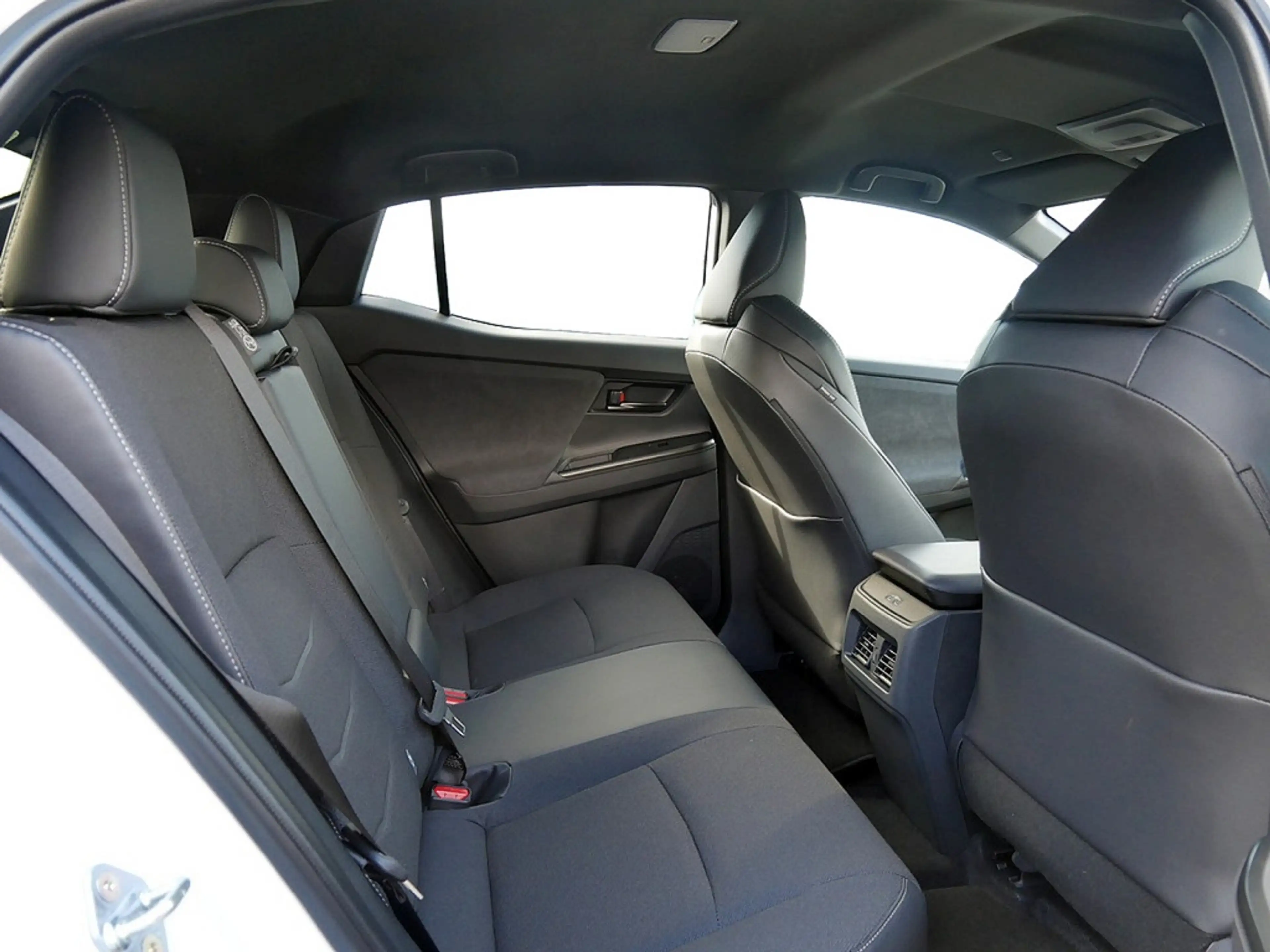 Toyota C-HR+ Teamplayer — photo 10