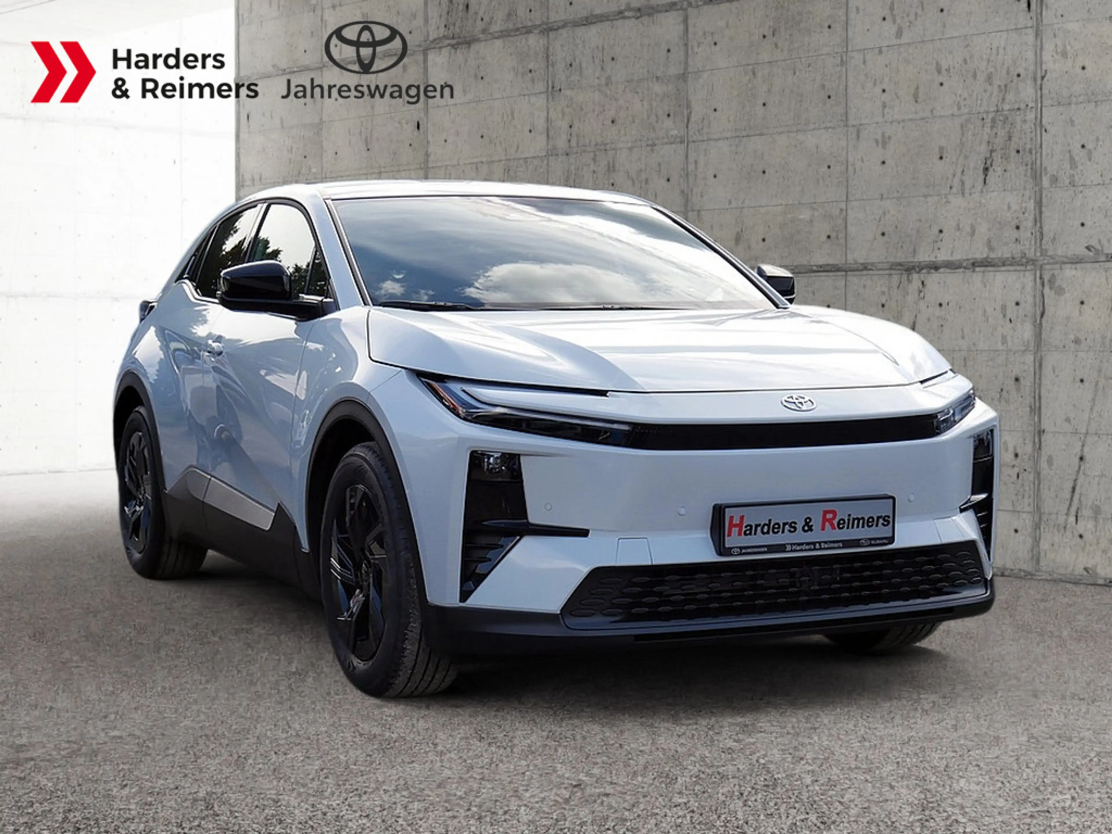 Toyota C-HR+ Teamplayer — photo 5