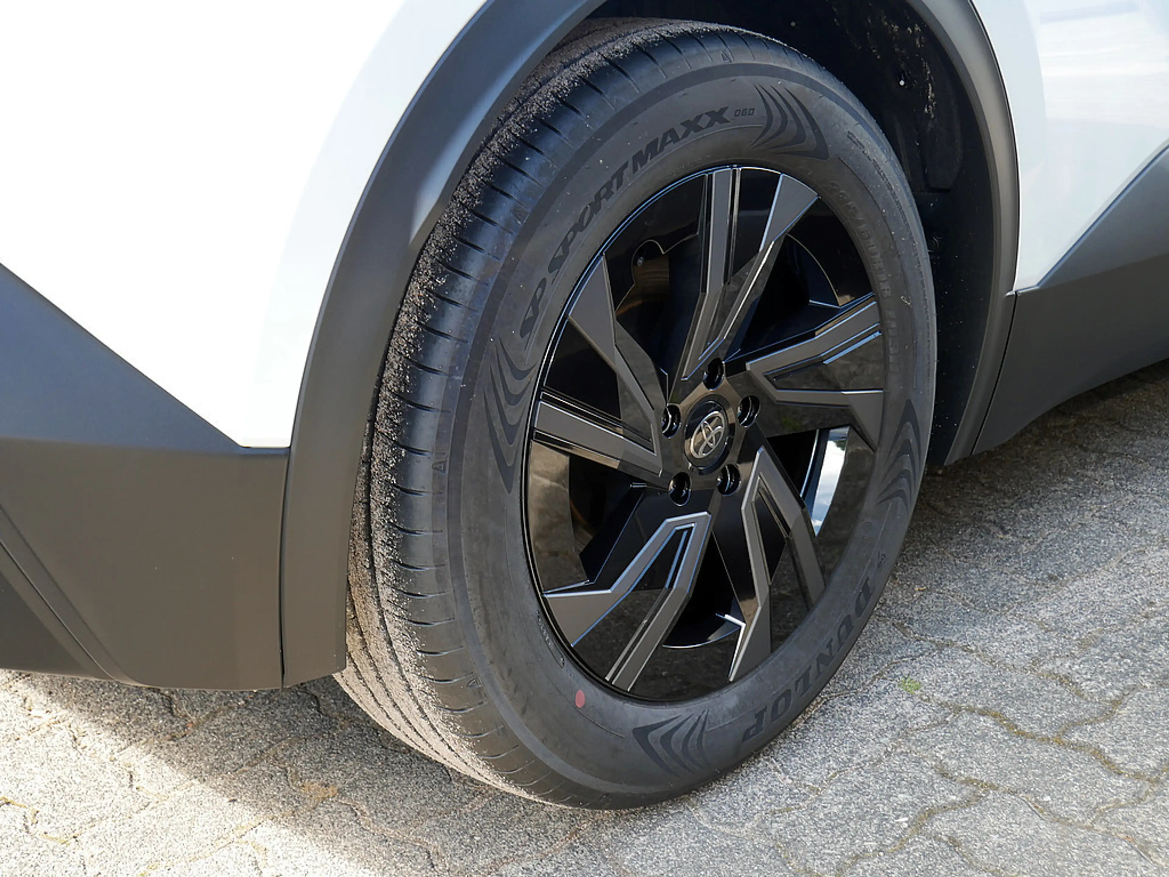 Toyota C-HR+ Teamplayer — photo 13
