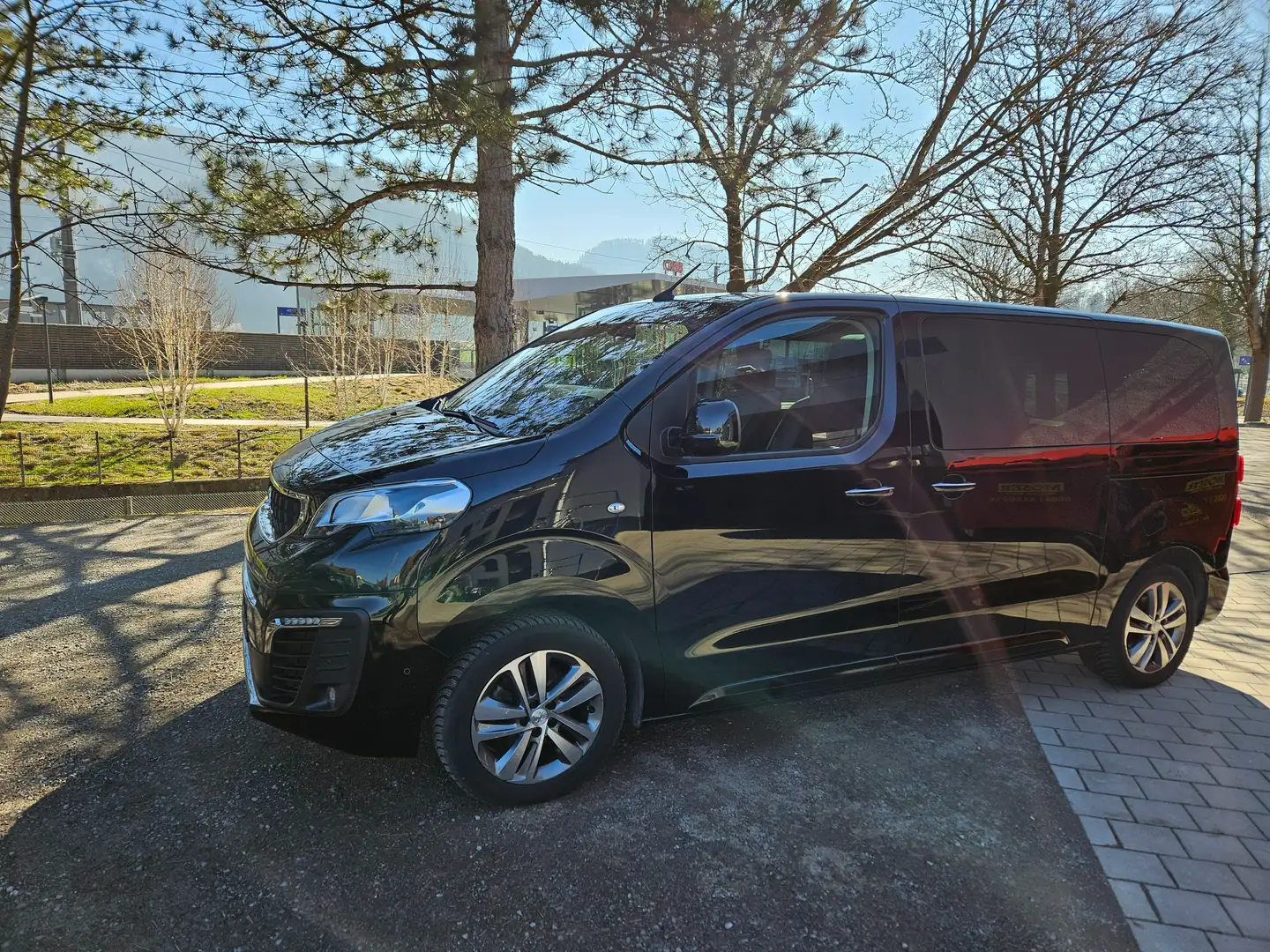 Peugeot Traveller Traveller Allure L2 BlueHDI 180 S Schwarz - 2