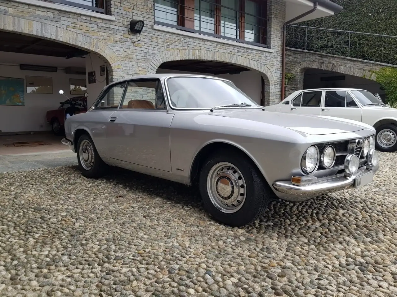 Alfa Romeo GT 1750 Veloce - Targa AA, foto 1