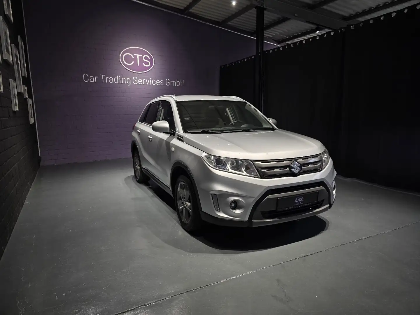 Suzuki Vitara 1.6 Club 4x2 Gris - 2