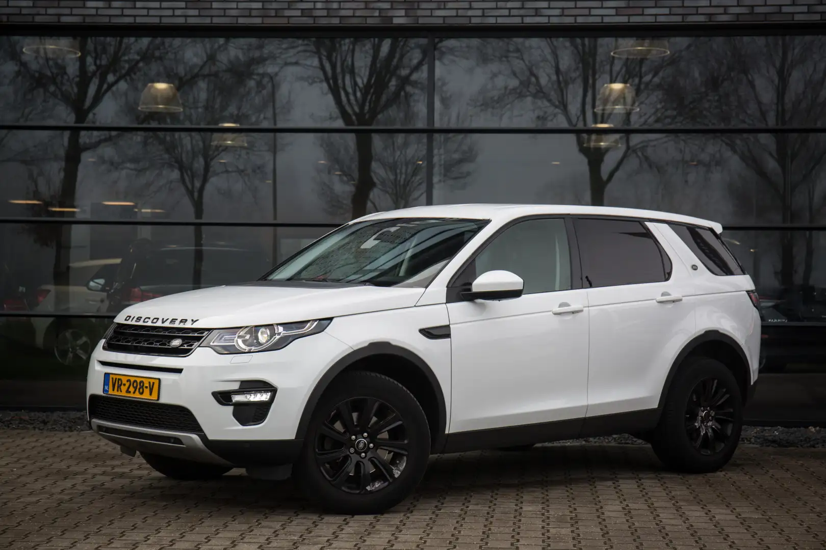 Land Rover Discovery Sport Biały - 2