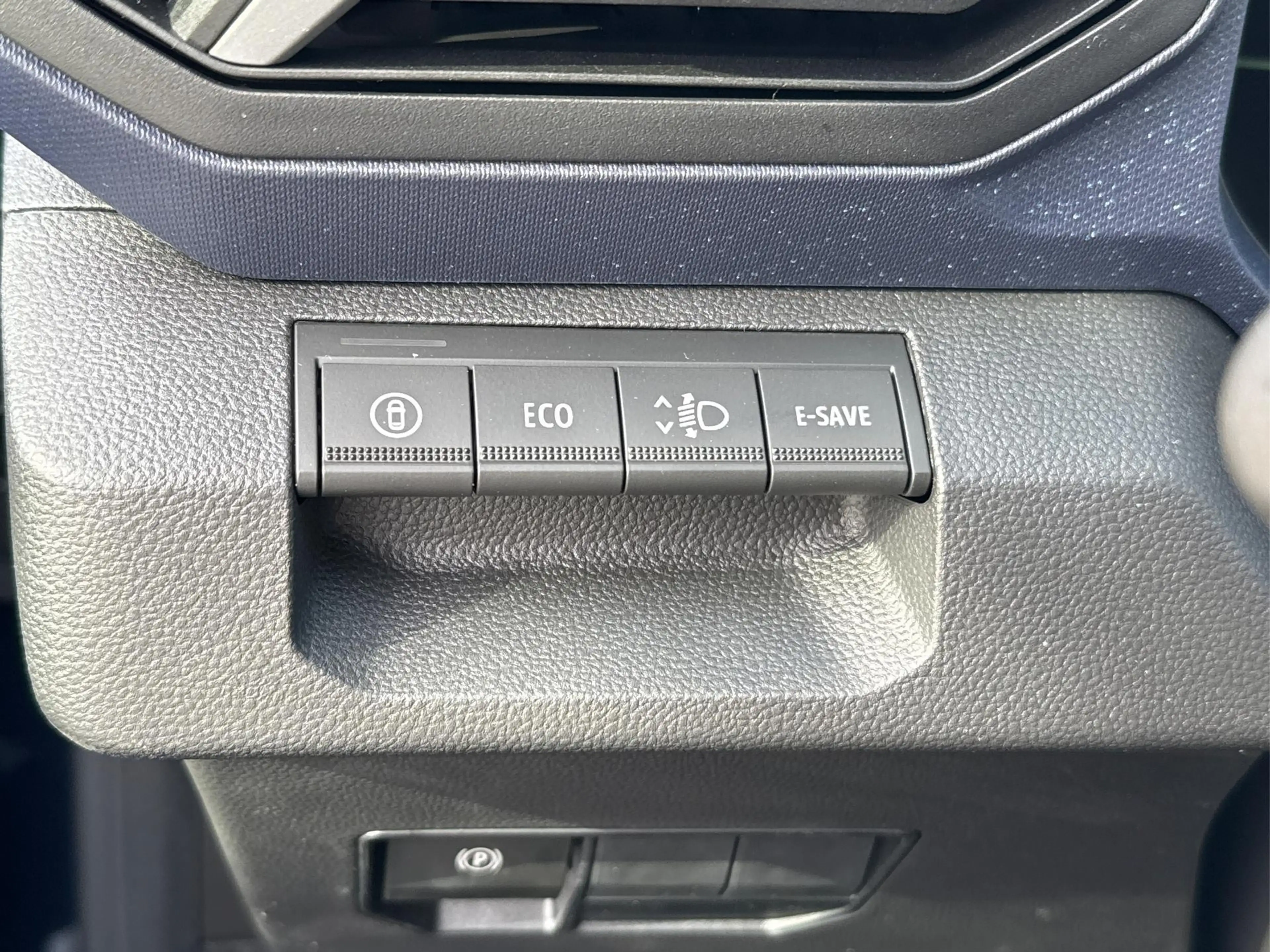 Dacia Bigster Expression SHZ+KLIMA+PDC+KAMERA+LED+17"ALU Hybr... — photo 15