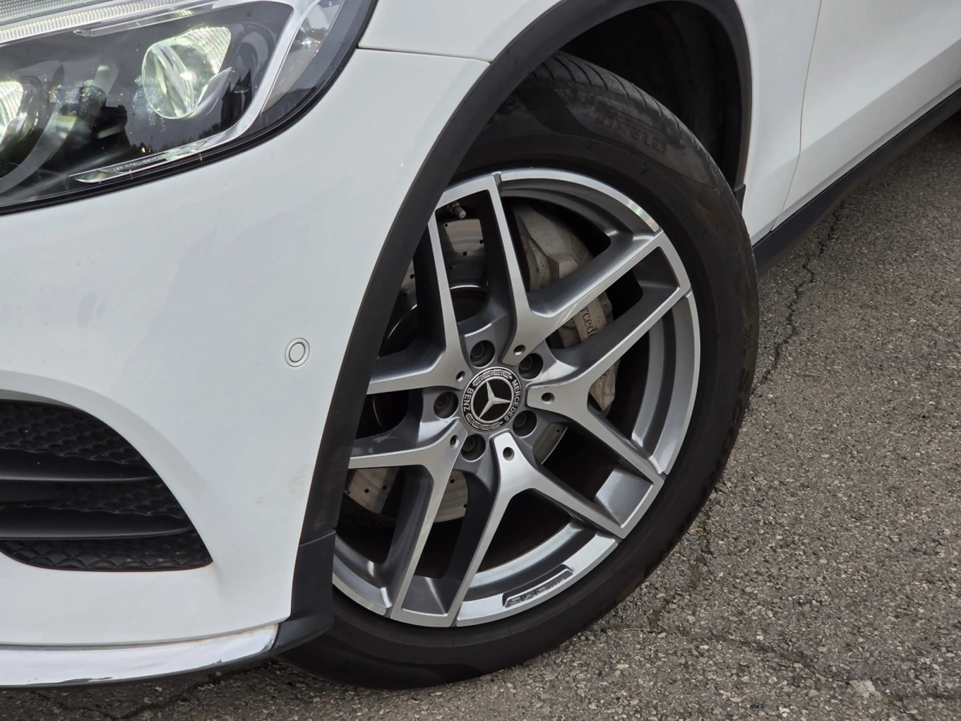 Mercedes-Benz GLC 220 AMG-LINE 4MATIC 9G-DCT — photo 3