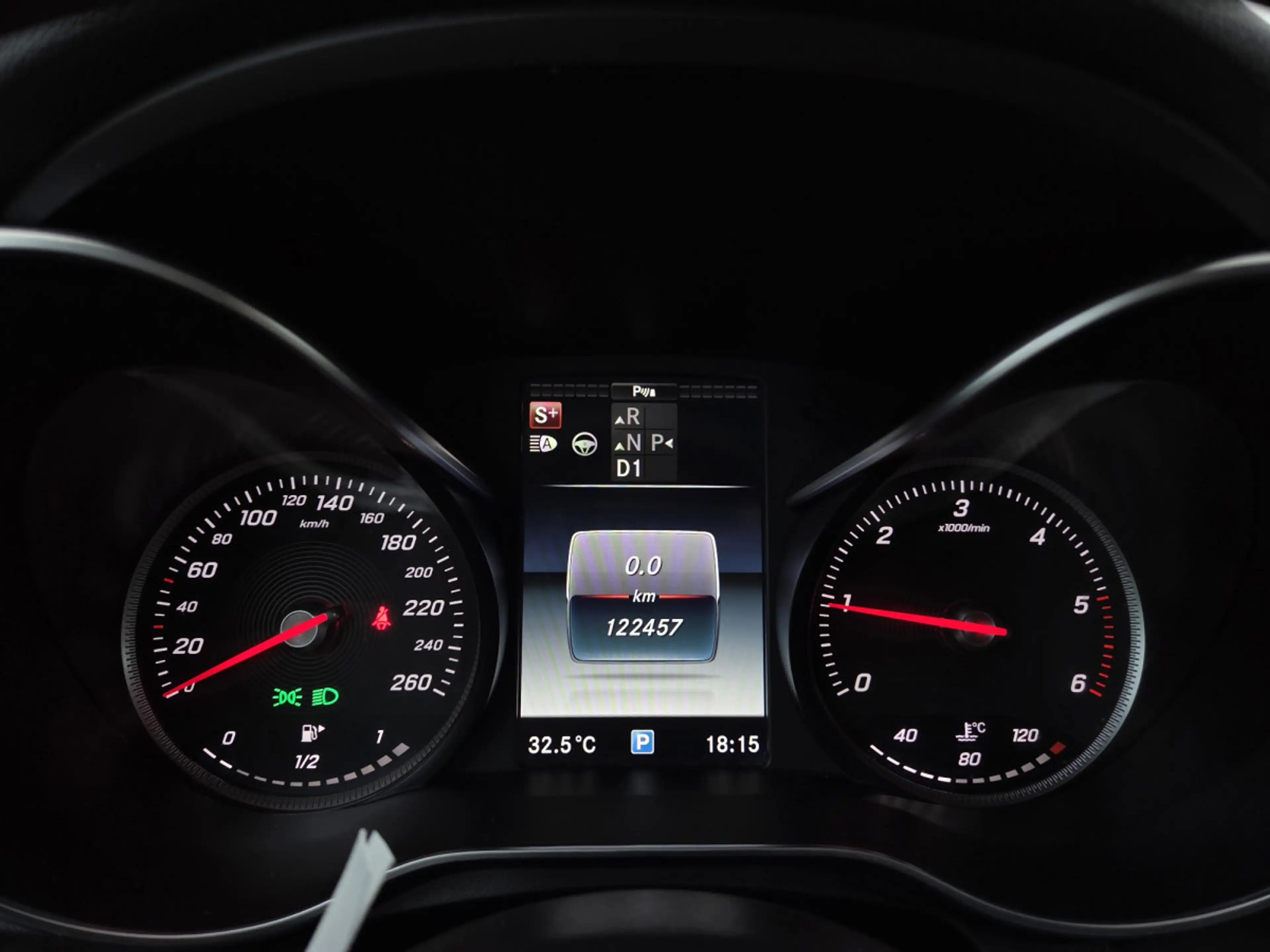 Mercedes-Benz GLC 220 AMG-LINE 4MATIC 9G-DCT — photo 12