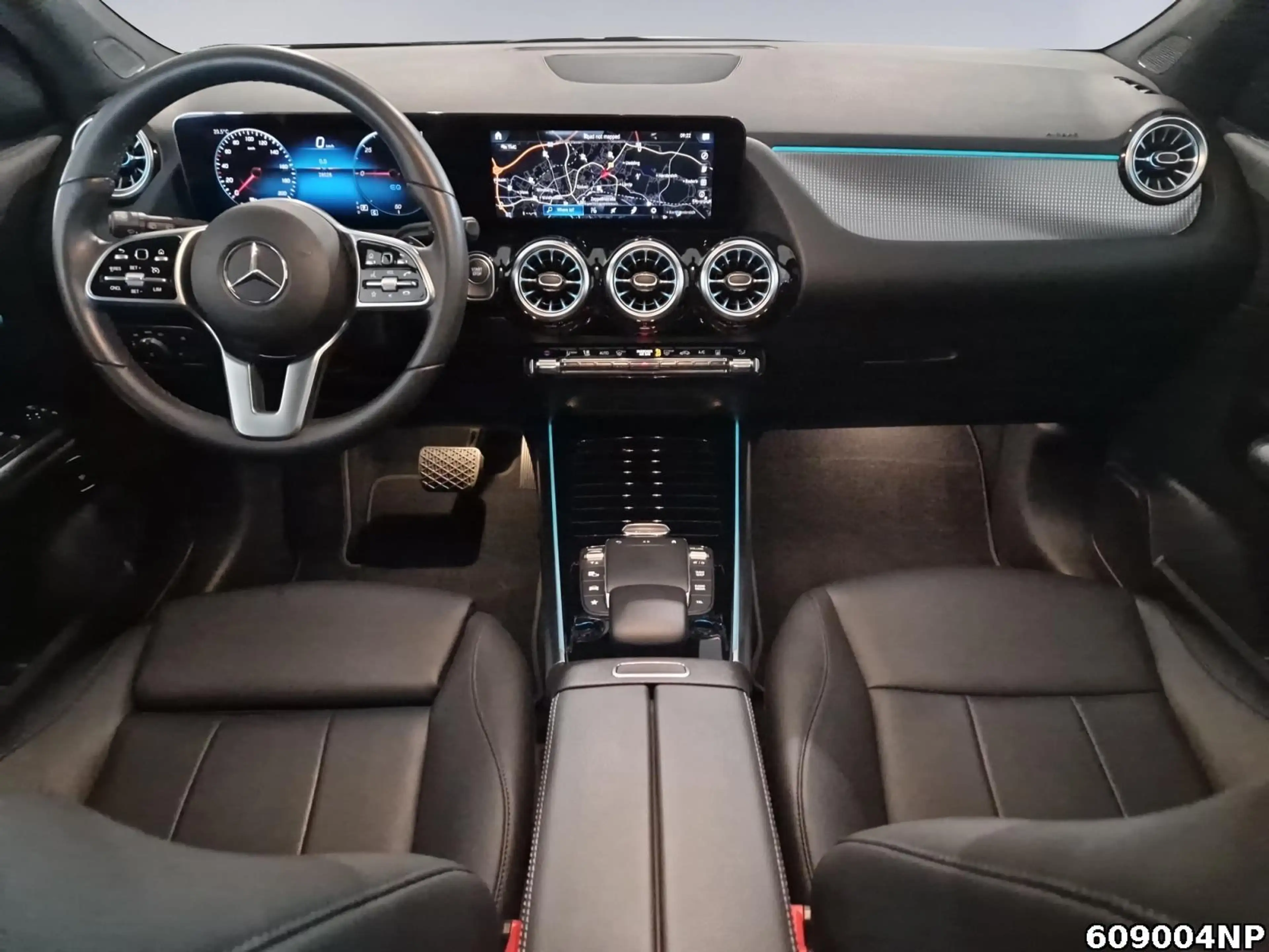 Mercedes-Benz EQA 250 Progressive Pano 360° Kamera Ambiente — photo 8