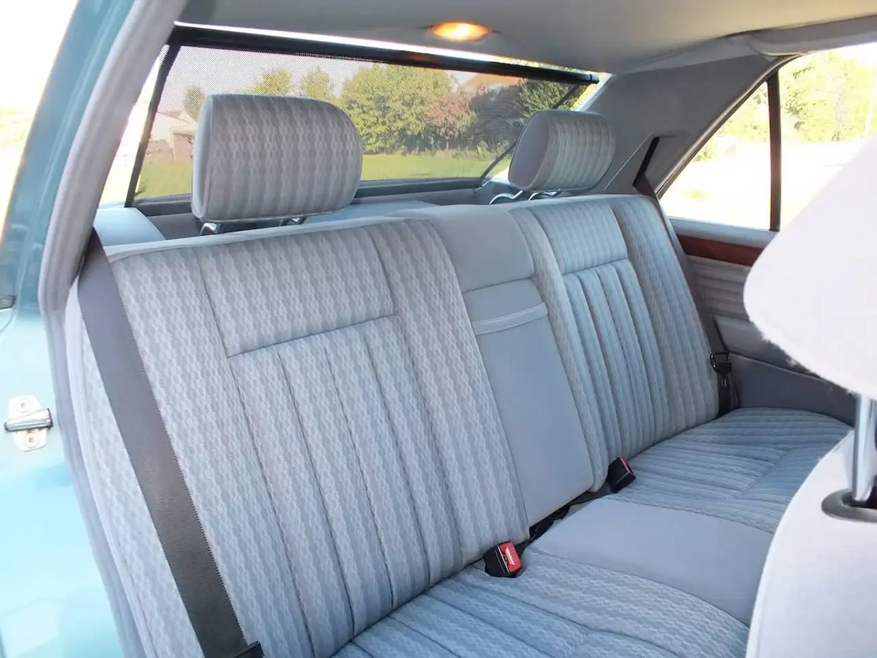 Mercedes-Benz Baureihe 124 250 D turbo - beryll - sehr gepflegter Zustand - lückenlose Historie, foto 11