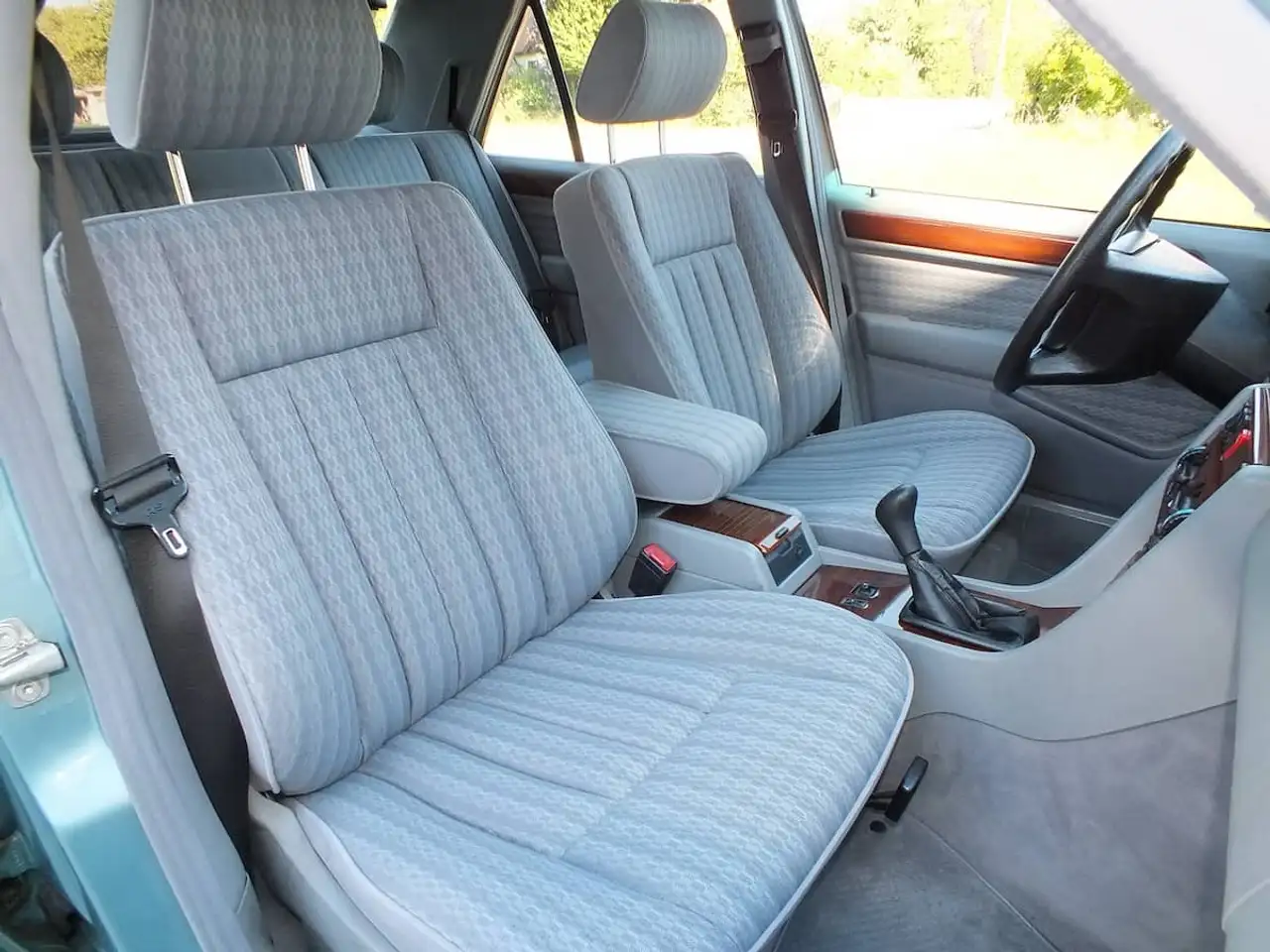 Mercedes-Benz Baureihe 124 250 D turbo - beryll - sehr gepflegter Zustand - lückenlose Historie, foto 10
