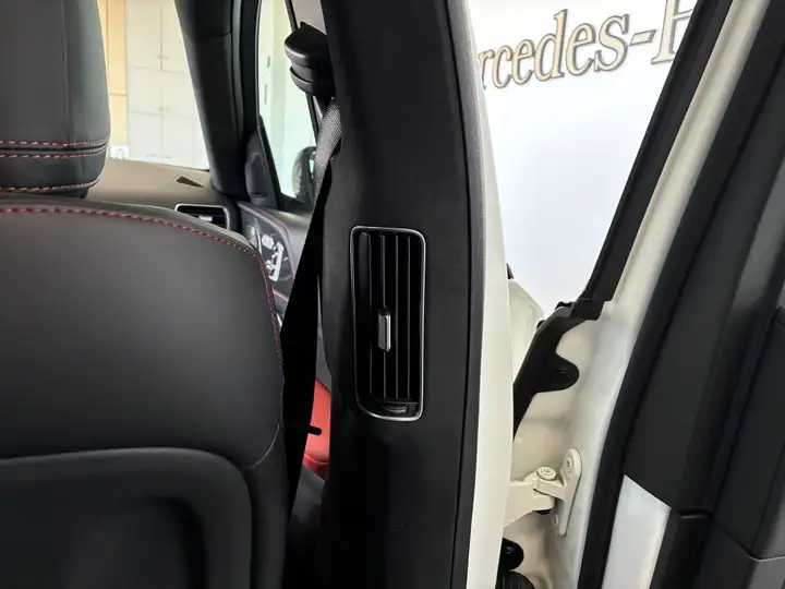 Mercedes-Benz GLE 2023, foto 31