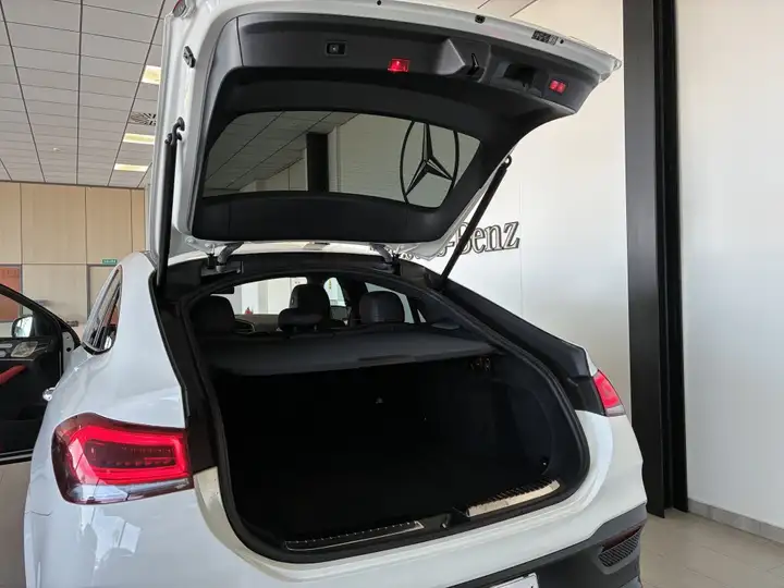 Mercedes-Benz GLE 2023, foto 38